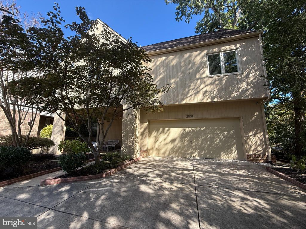 Photo of 2031 Beacon Place, RESTON, VA 20191 (MLS # VAFX2274190)