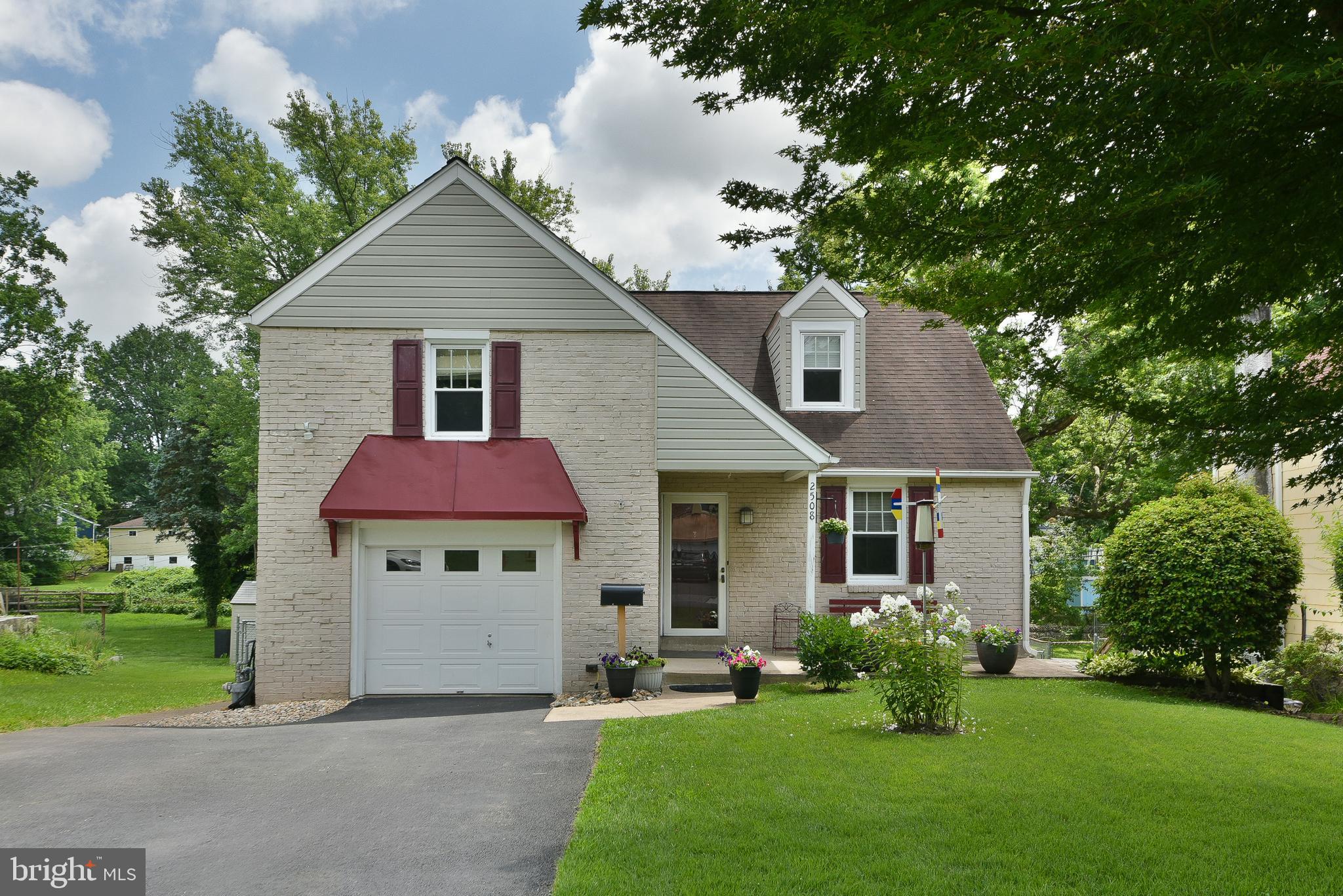 ROSLYN - Residential