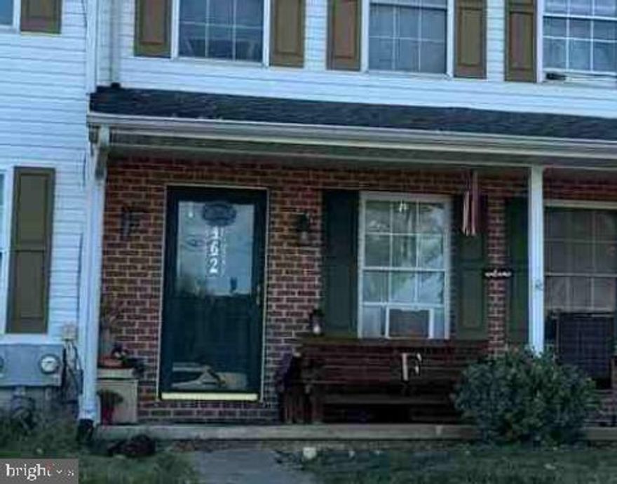 Great Opportunity to own this single-family home built in 1999 featuring 2 bedrooms and 1.5 bathrooms., basement with built-in one car garage.  ***SPECIAL NOTES: (1) This is a CASH ONLY transaction. (2) Seller to pay Taxes, HOA, and Municipal/Utility Liens. (3) Please read the Auction disclaimers carefully before placing a bid or submitting an offer. ***