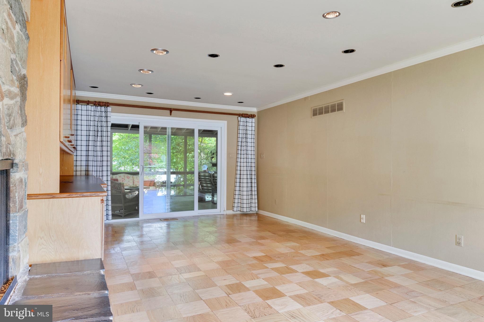 ADMIRAL HEIGHTS - Residential