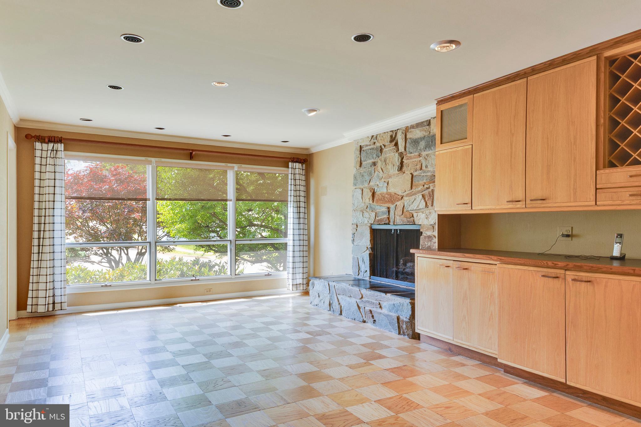 ADMIRAL HEIGHTS - Residential