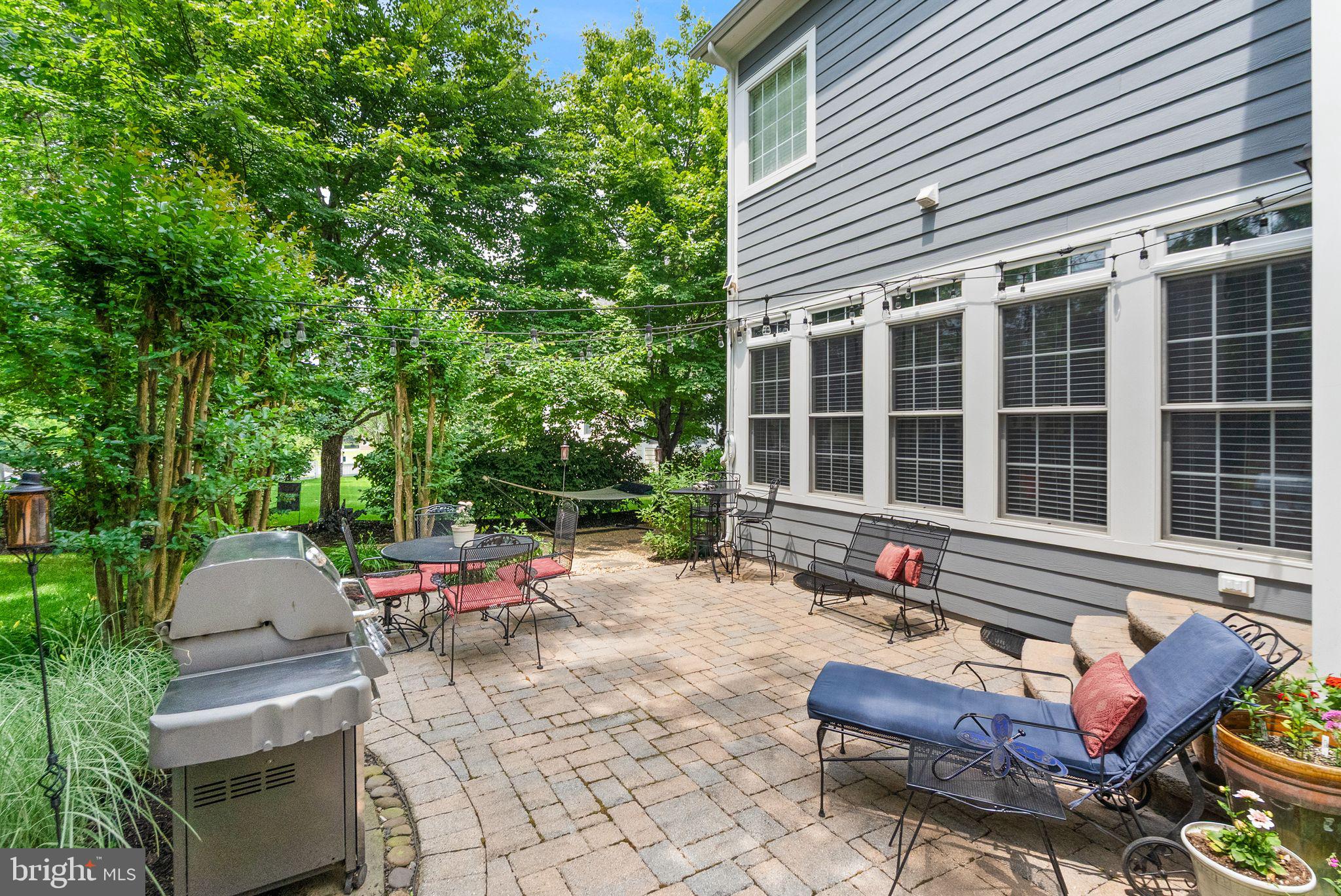 VILLAGE CASE - Residential