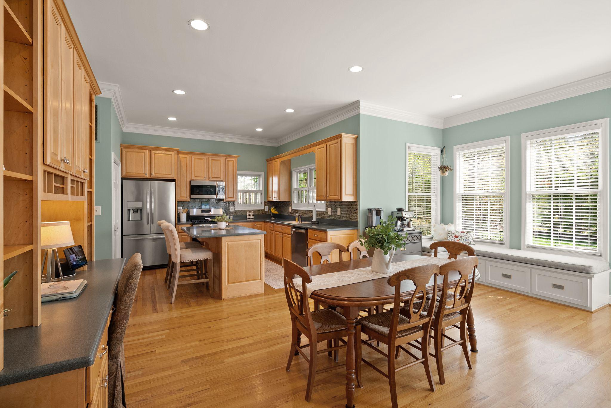 VILLAGE CASE - Residential