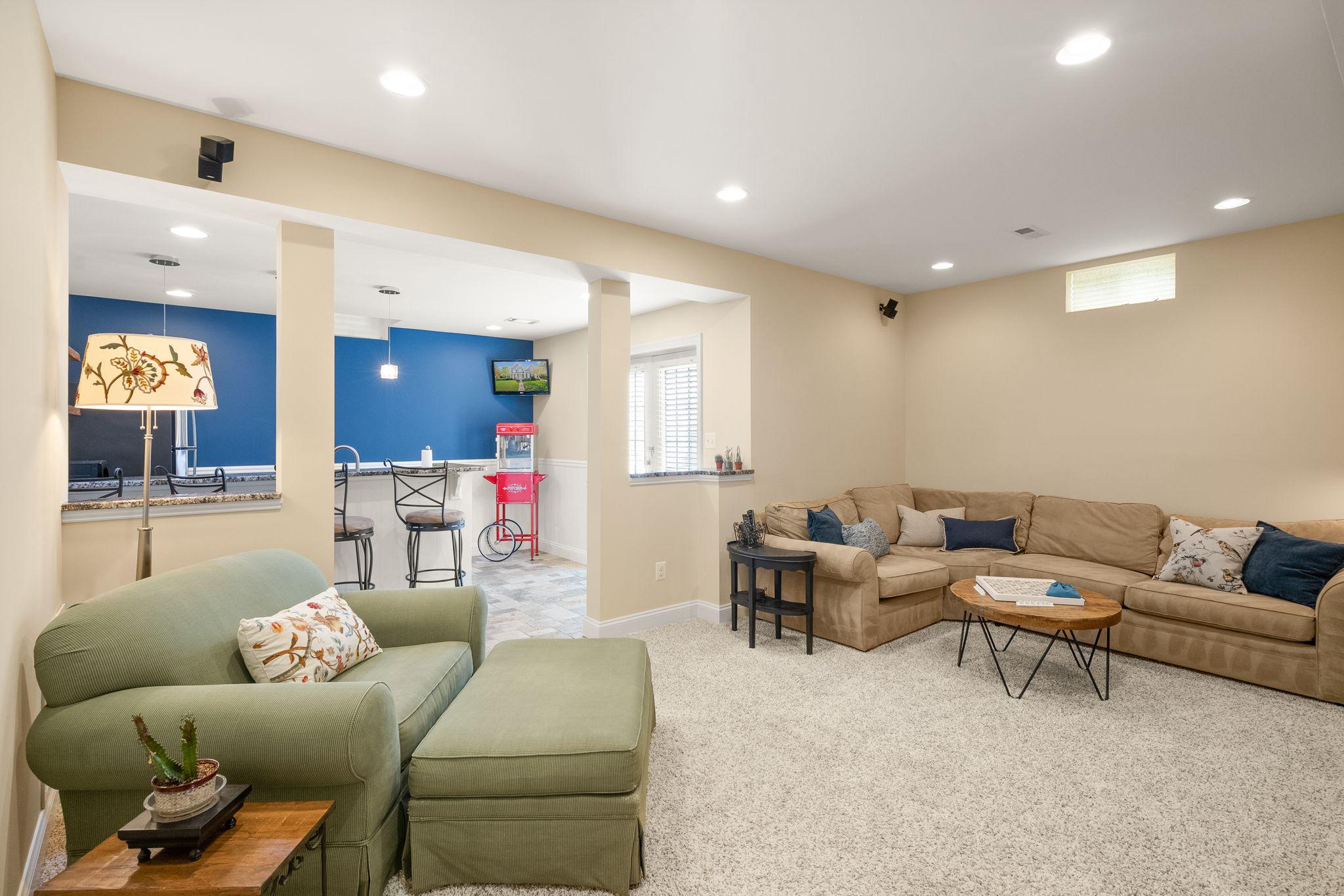 VILLAGE CASE - Residential