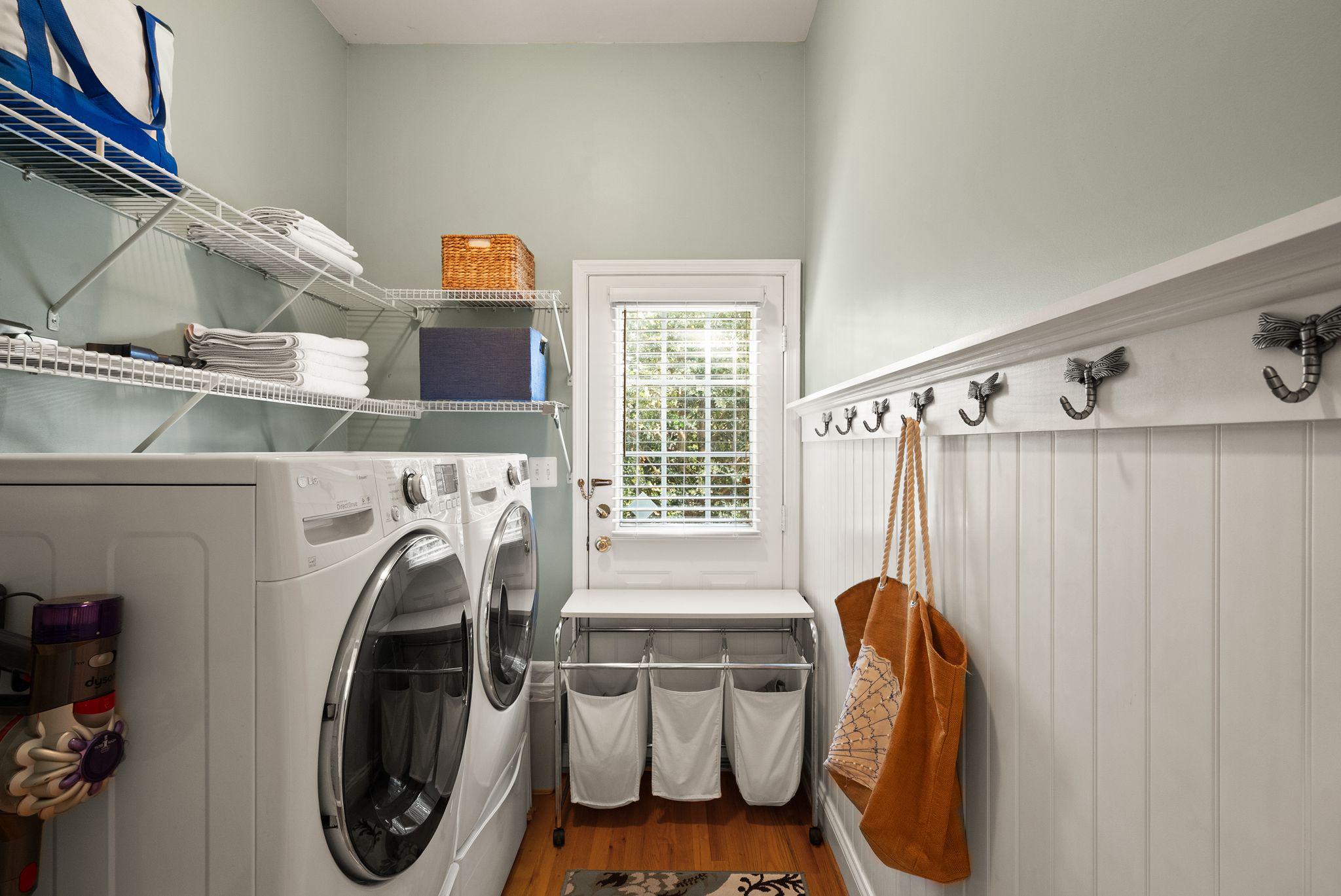 VILLAGE CASE - Residential