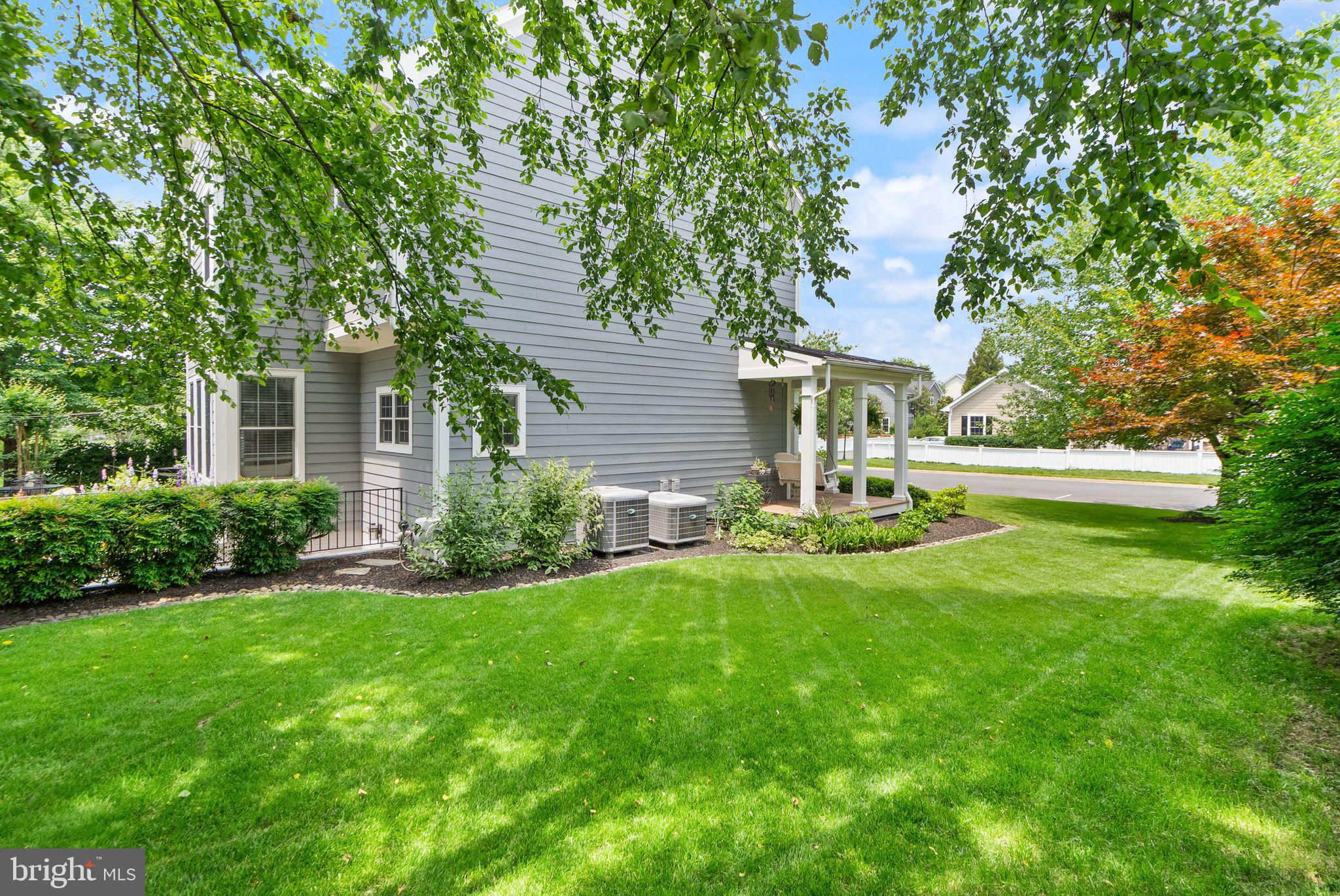 VILLAGE CASE - Residential