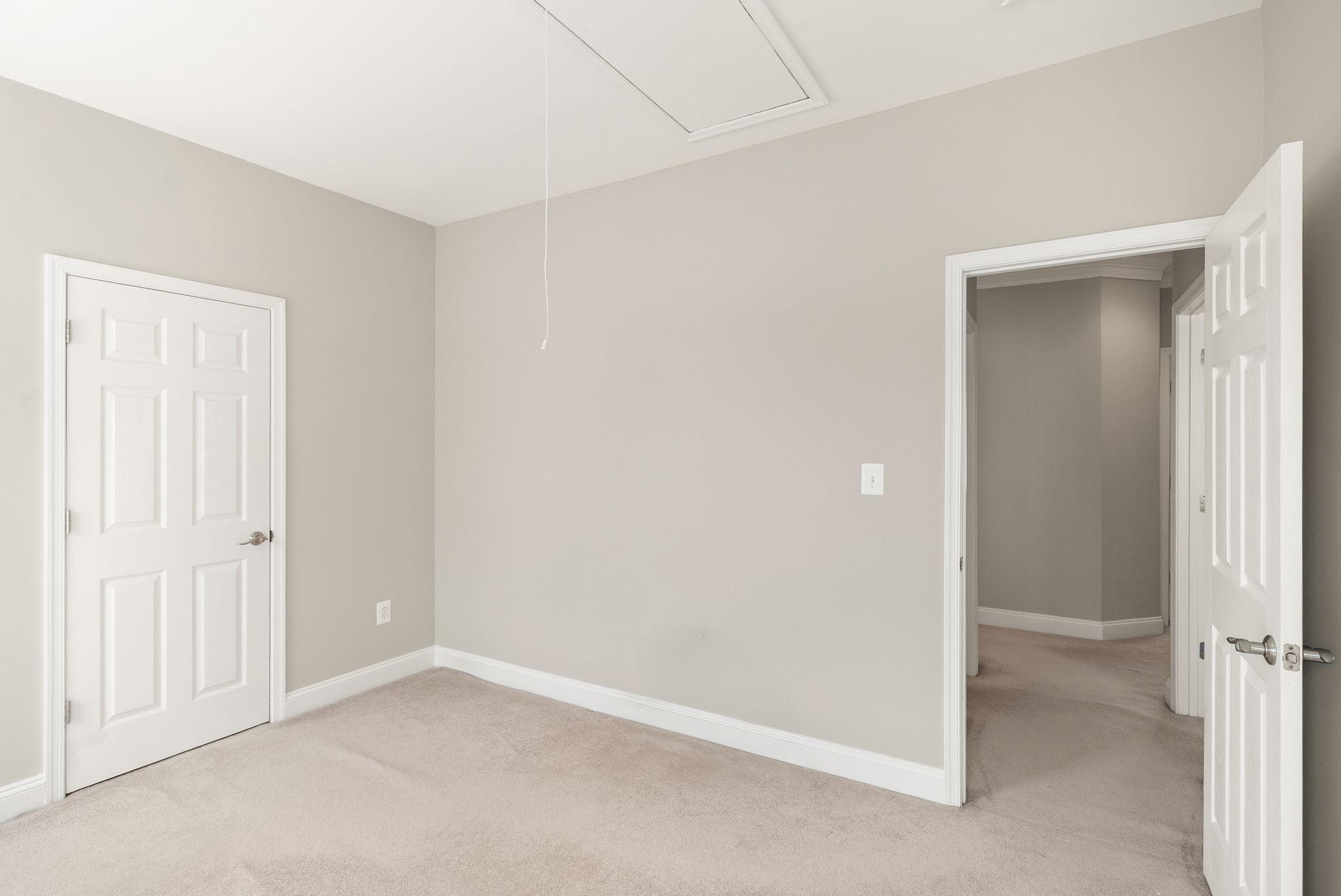 VILLAGE CASE - Residential