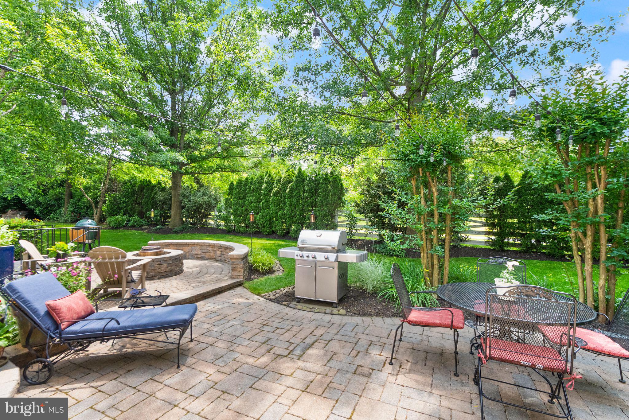 VILLAGE CASE - Residential