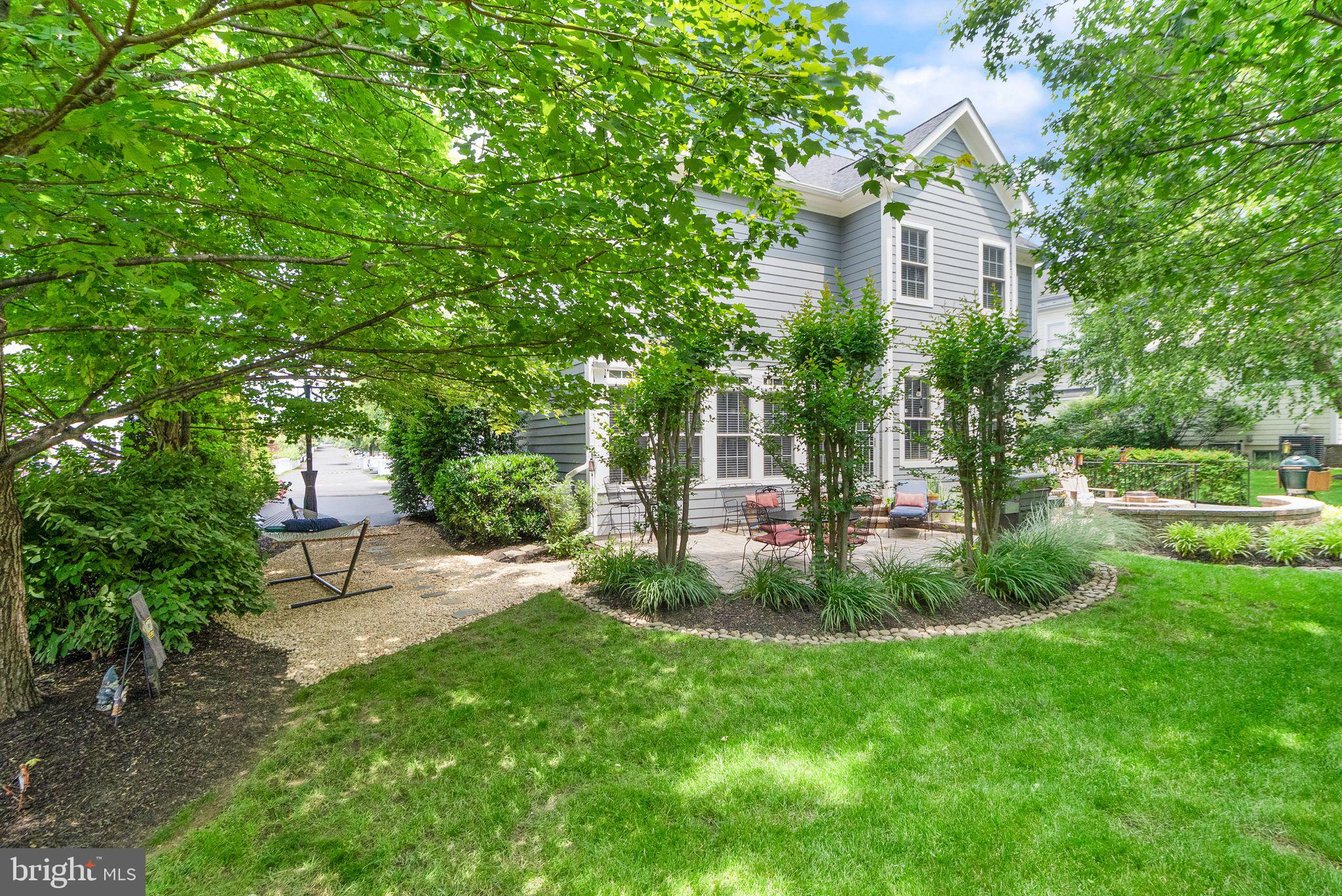 VILLAGE CASE - Residential