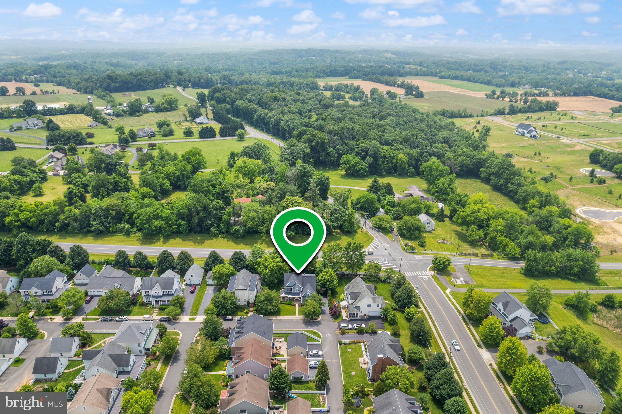 VILLAGE CASE - Residential