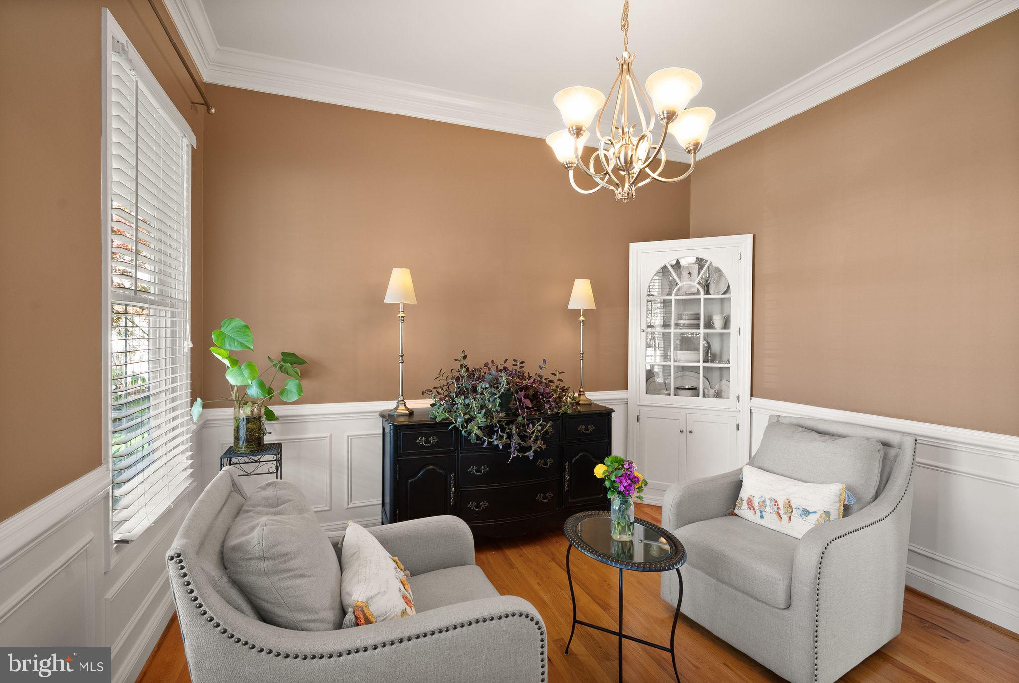 VILLAGE CASE - Residential