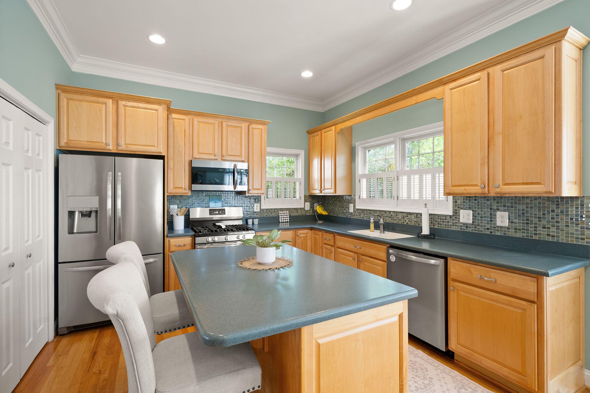 VILLAGE CASE - Residential