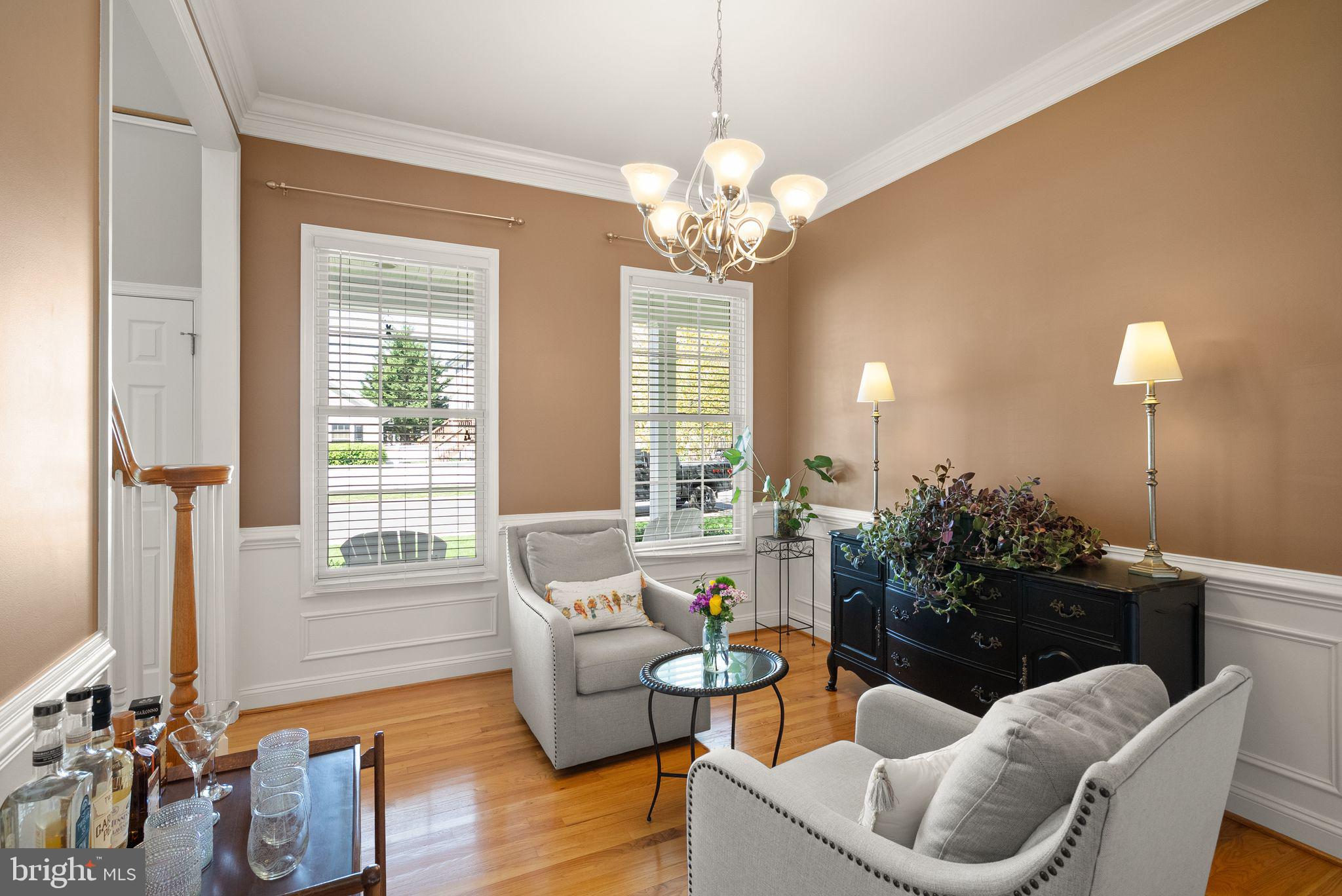 VILLAGE CASE - Residential