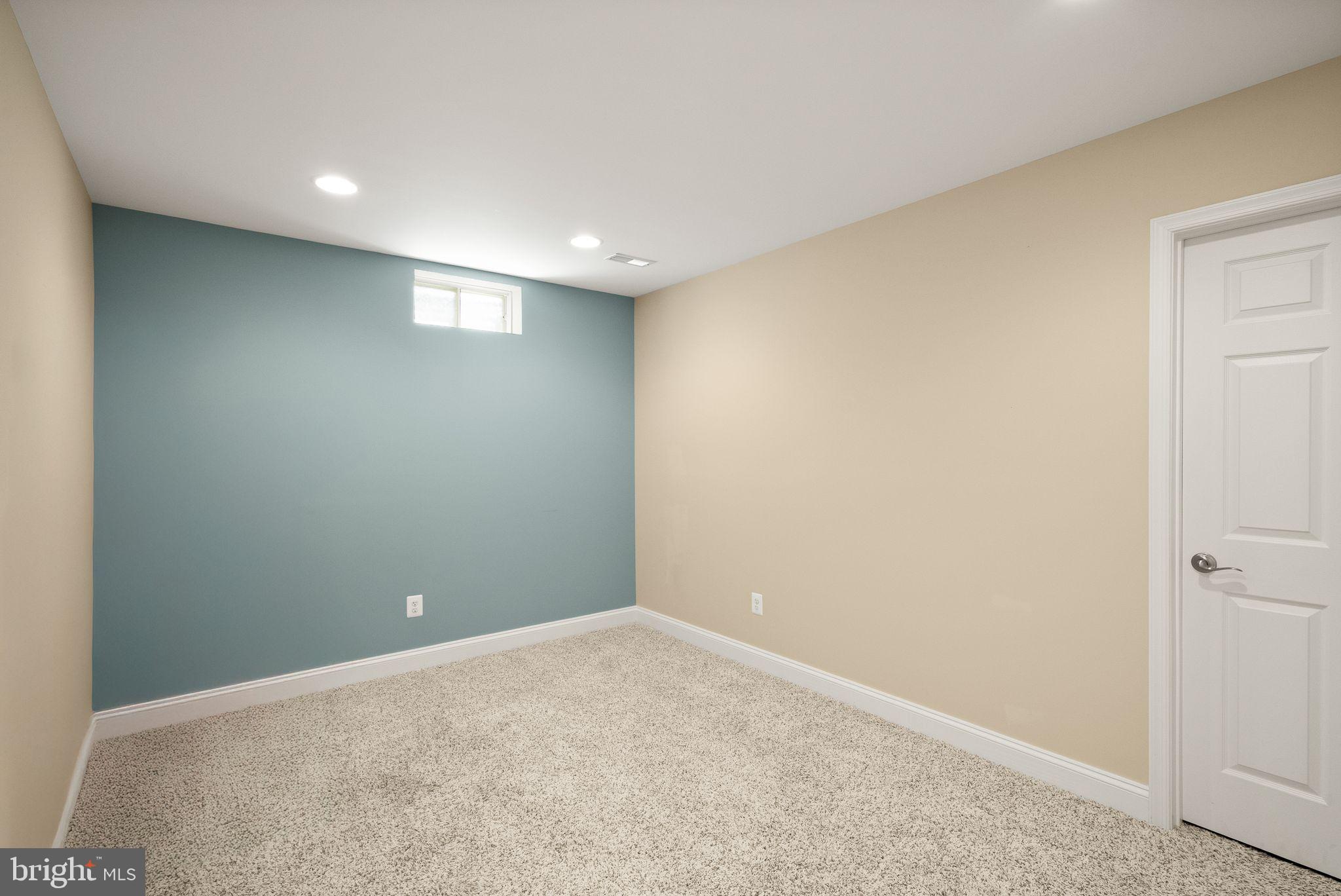 VILLAGE CASE - Residential