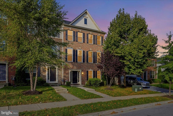 9307 GEATON PARK PL, LANHAM, MD 20706 - Image c849c9d66eed1a20881b80ee41661c16/79110475