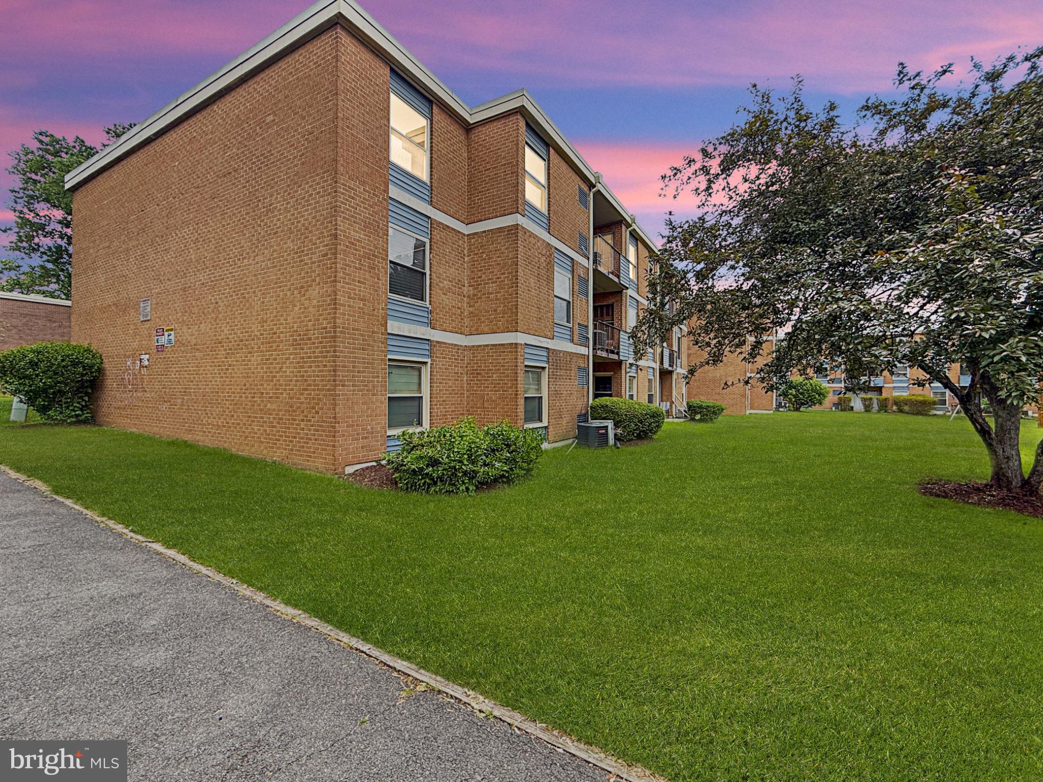 MARLOW TOWERS CONDOMINIUMS - Residential