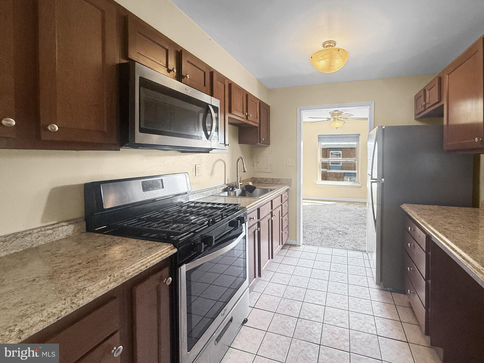 MARLOW TOWERS CONDOMINIUMS - Residential