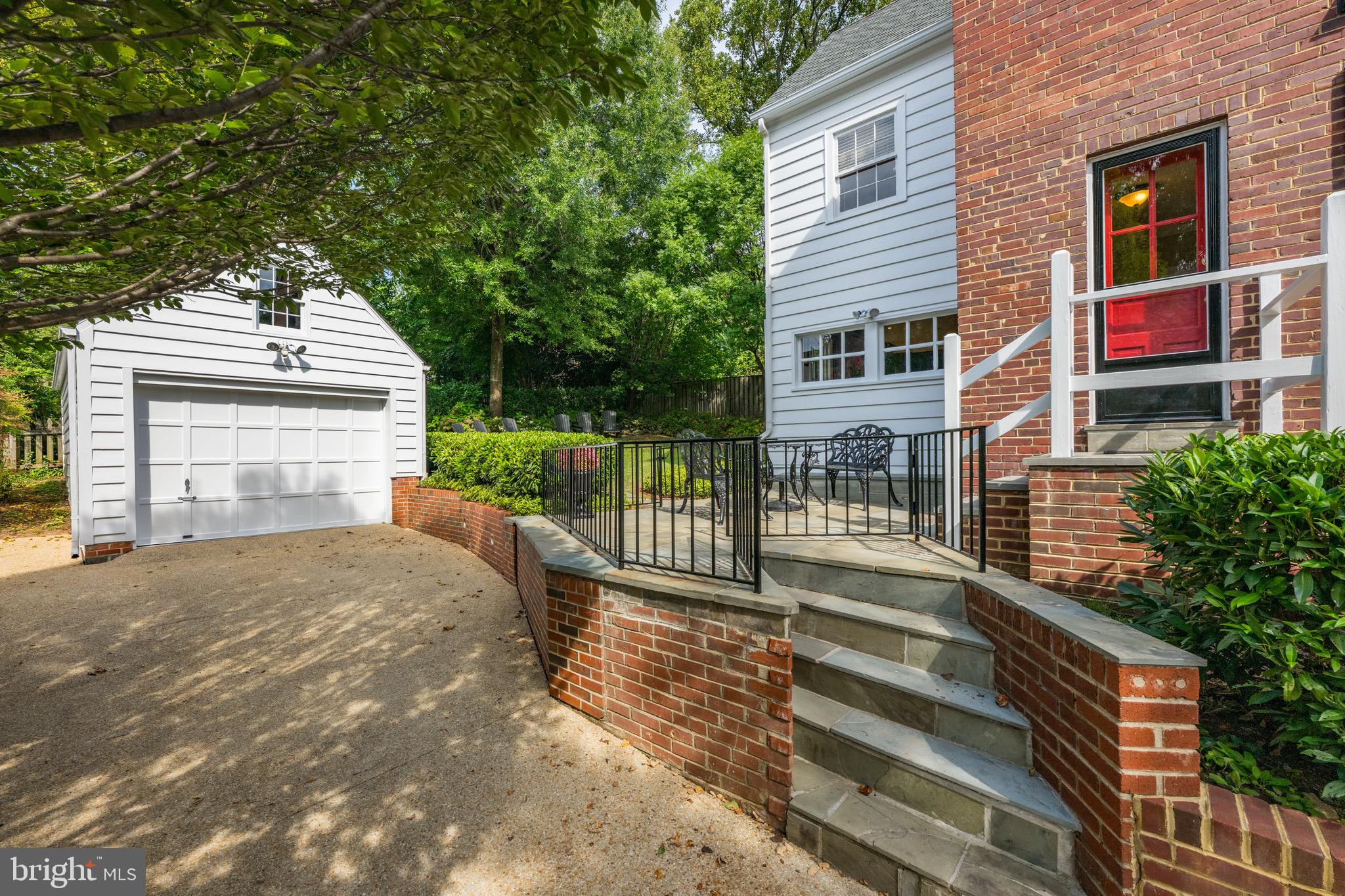 WHEATLEY HILLS - Residential