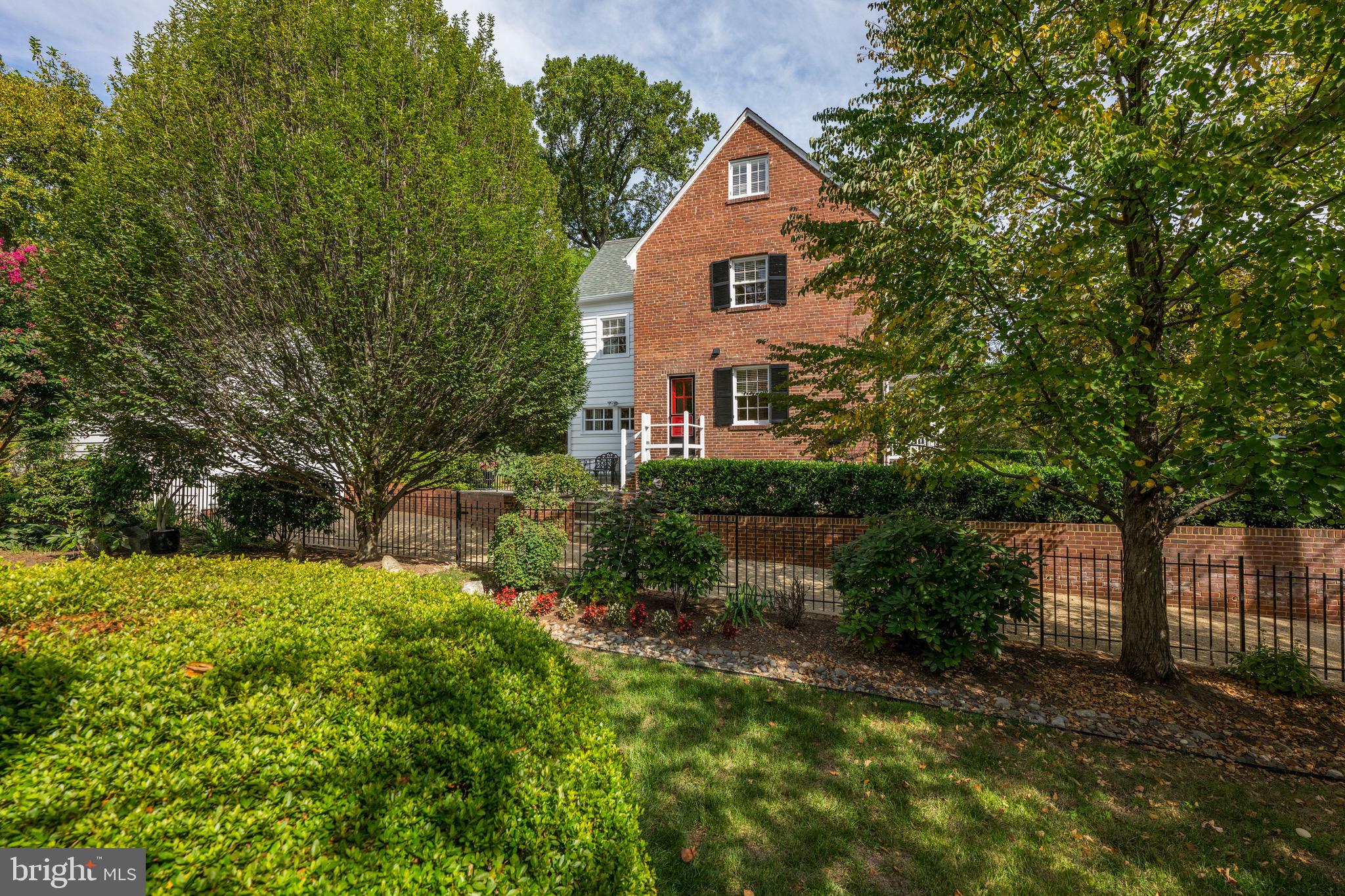 WHEATLEY HILLS - Residential