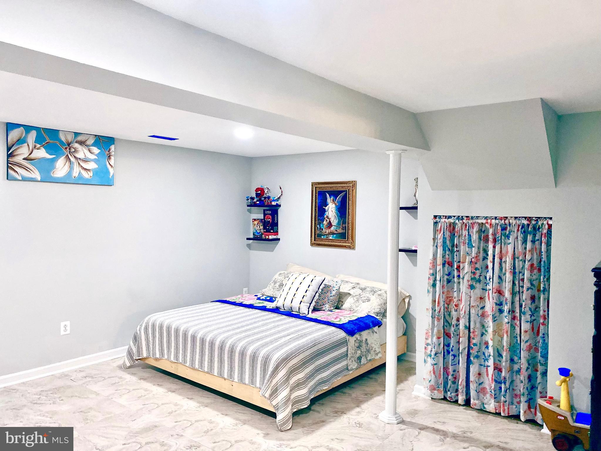 GUNNERS LAKE VILLAGE - Residential