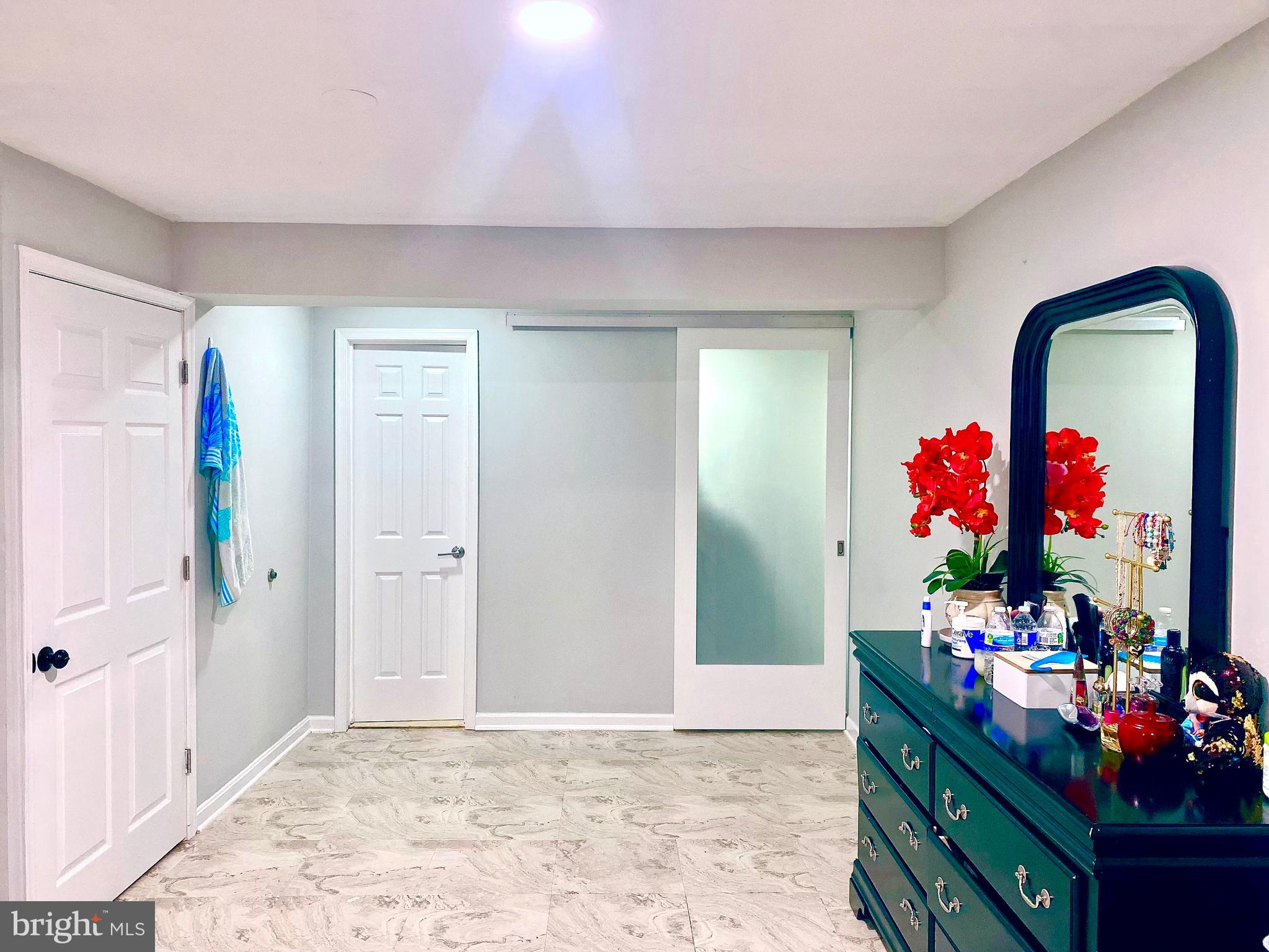 GUNNERS LAKE VILLAGE - Residential