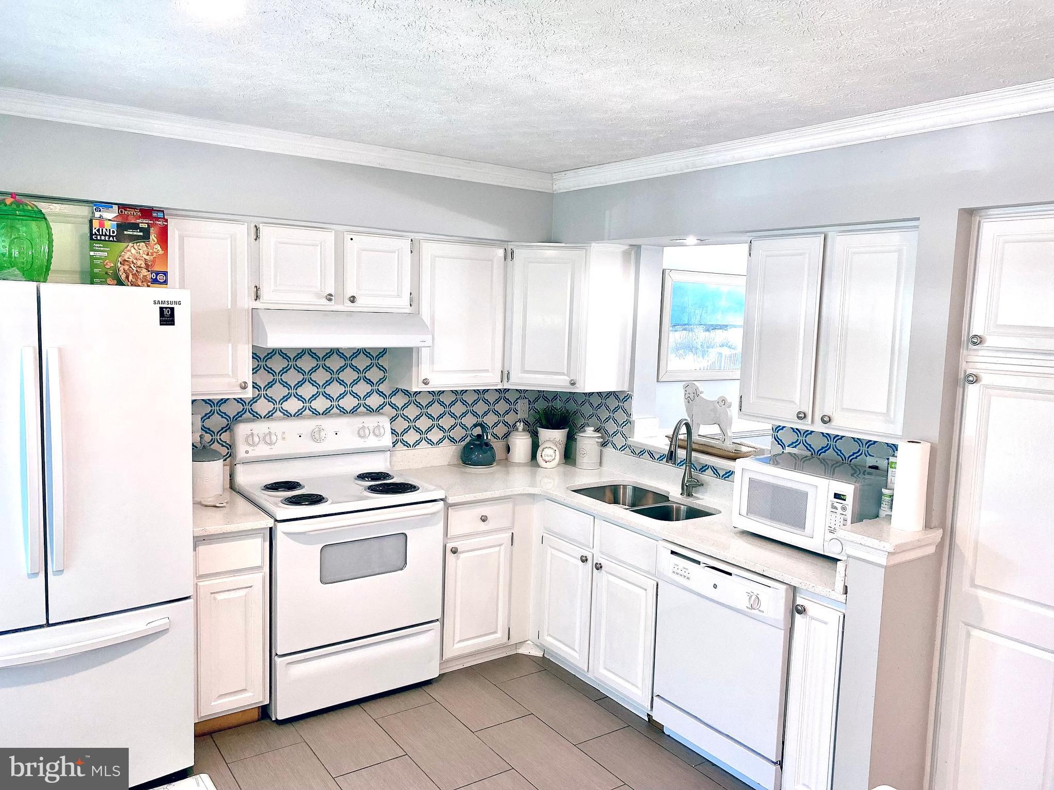 GUNNERS LAKE VILLAGE - Residential