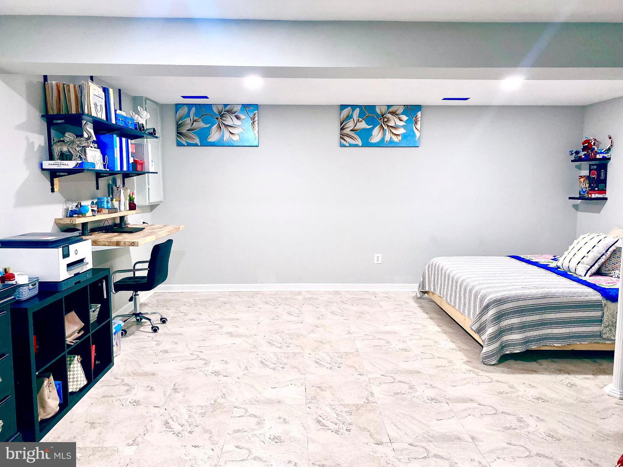 GUNNERS LAKE VILLAGE - Residential