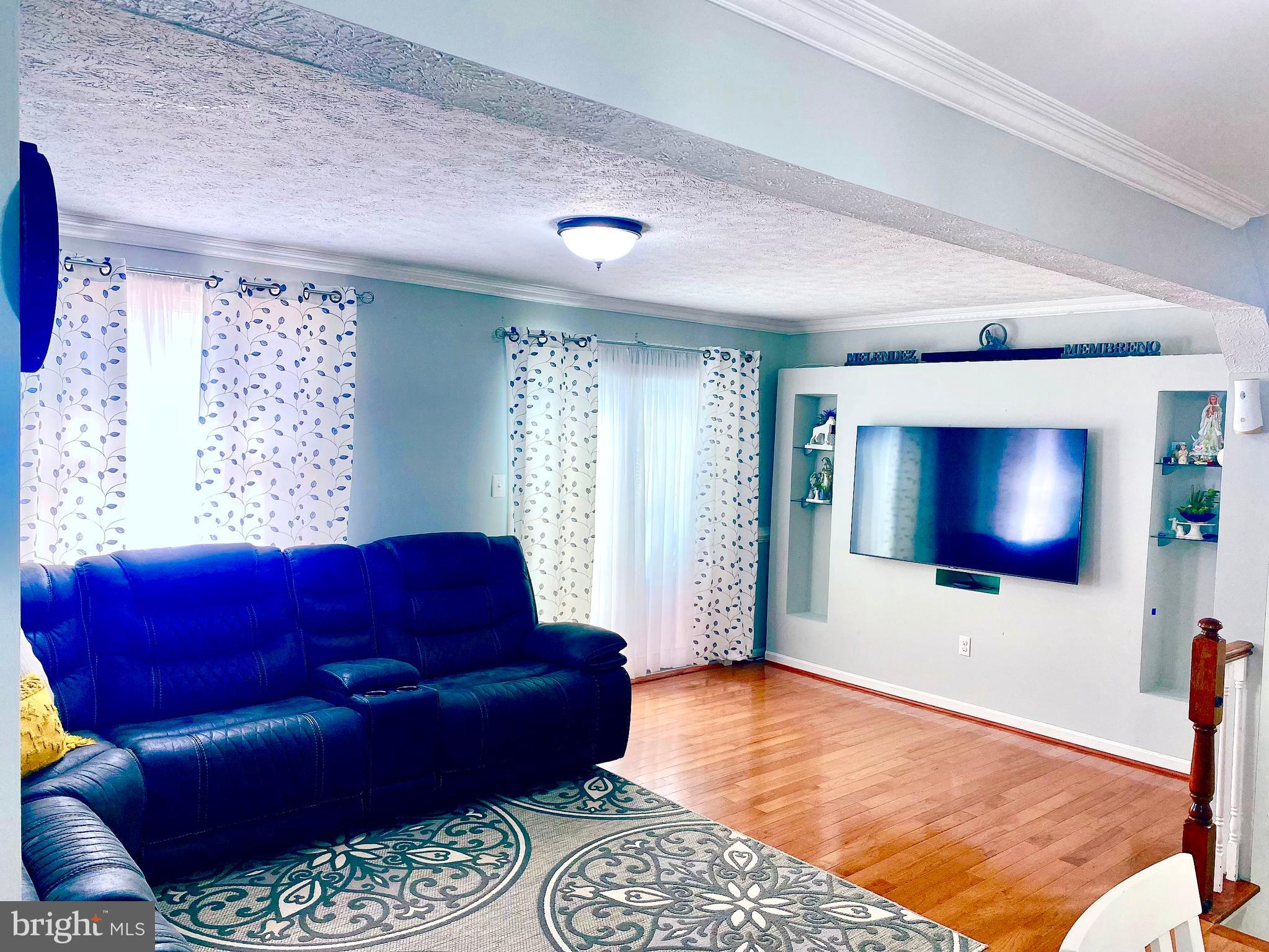 GUNNERS LAKE VILLAGE - Residential