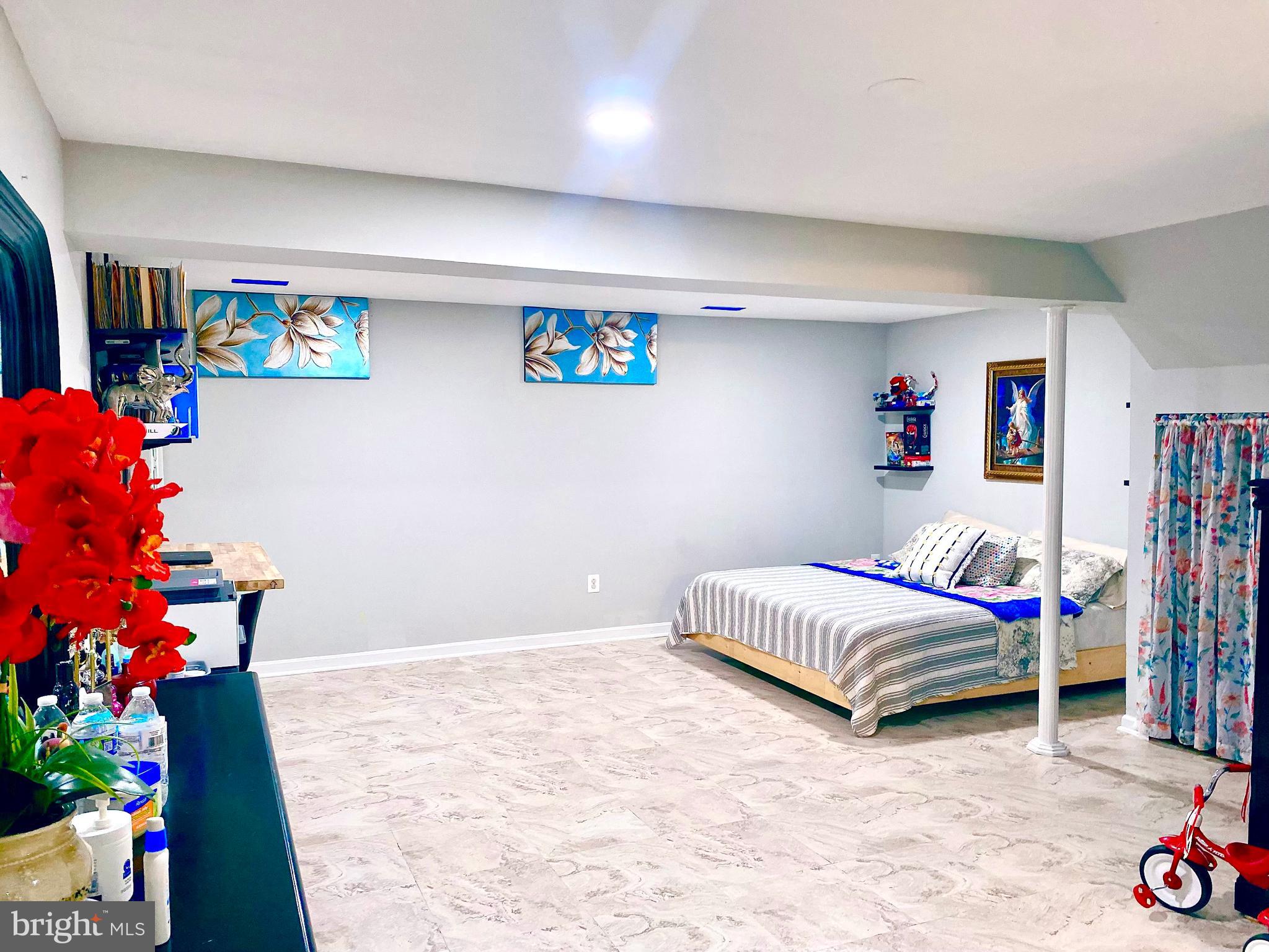 GUNNERS LAKE VILLAGE - Residential