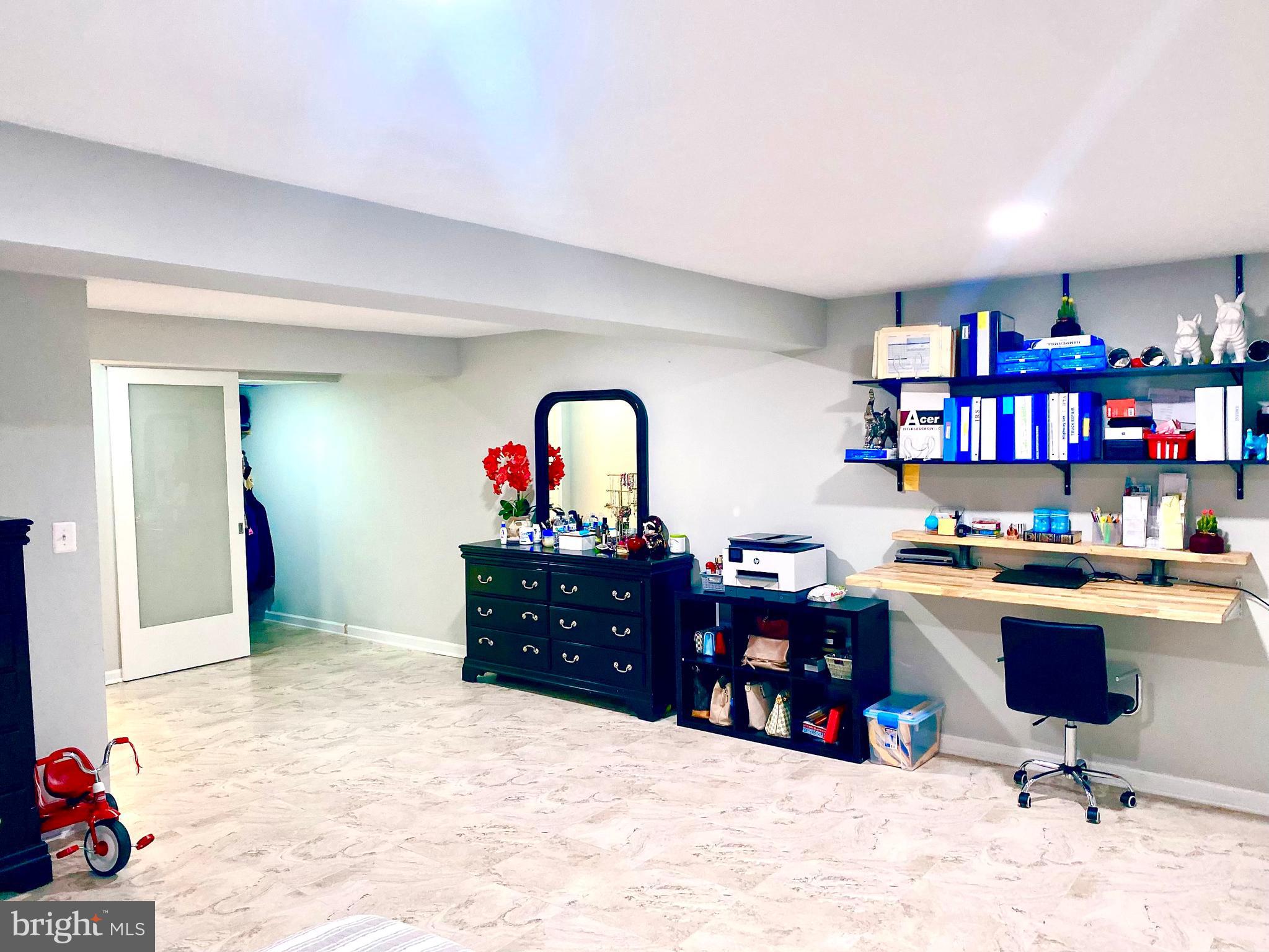 GUNNERS LAKE VILLAGE - Residential