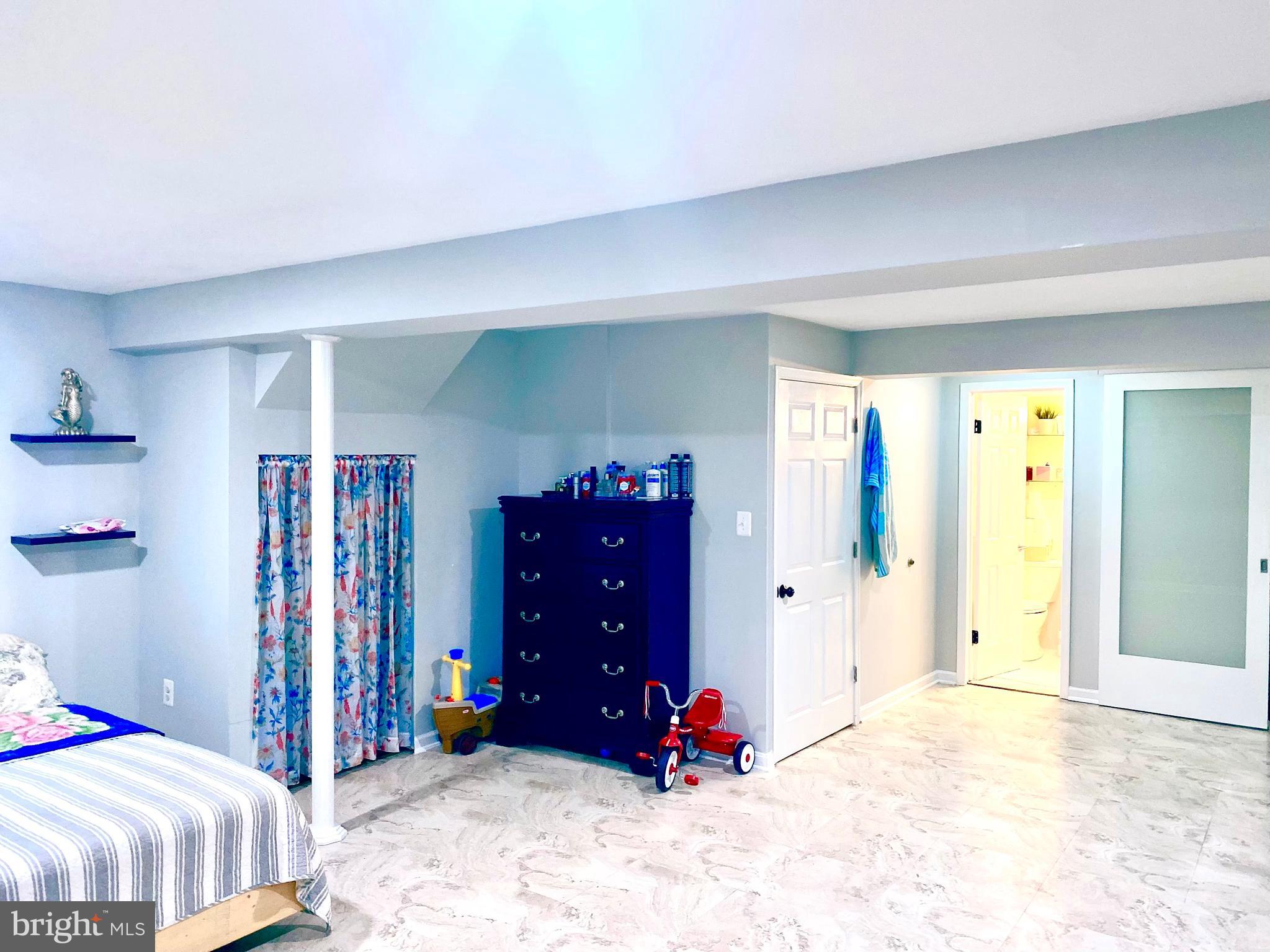 GUNNERS LAKE VILLAGE - Residential