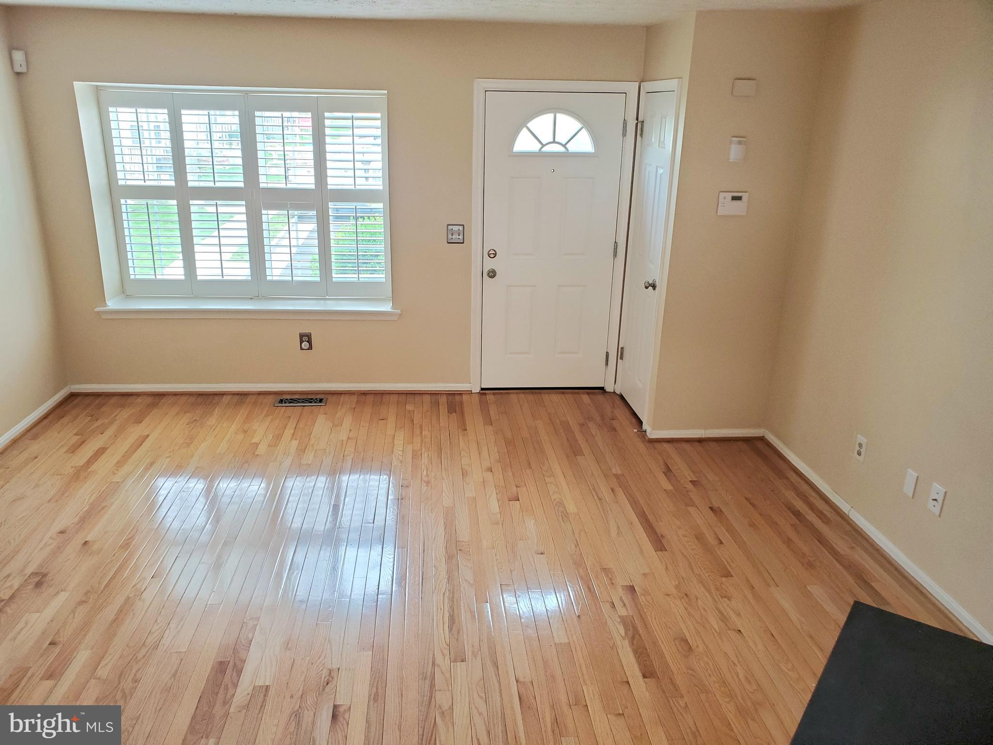 SINGLETONS GROVE - Residential Lease