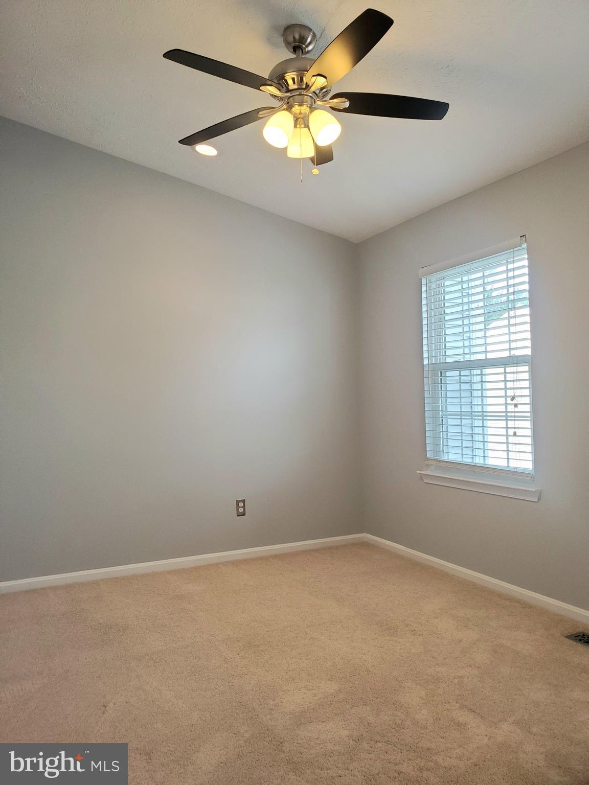 SINGLETONS GROVE - Residential Lease