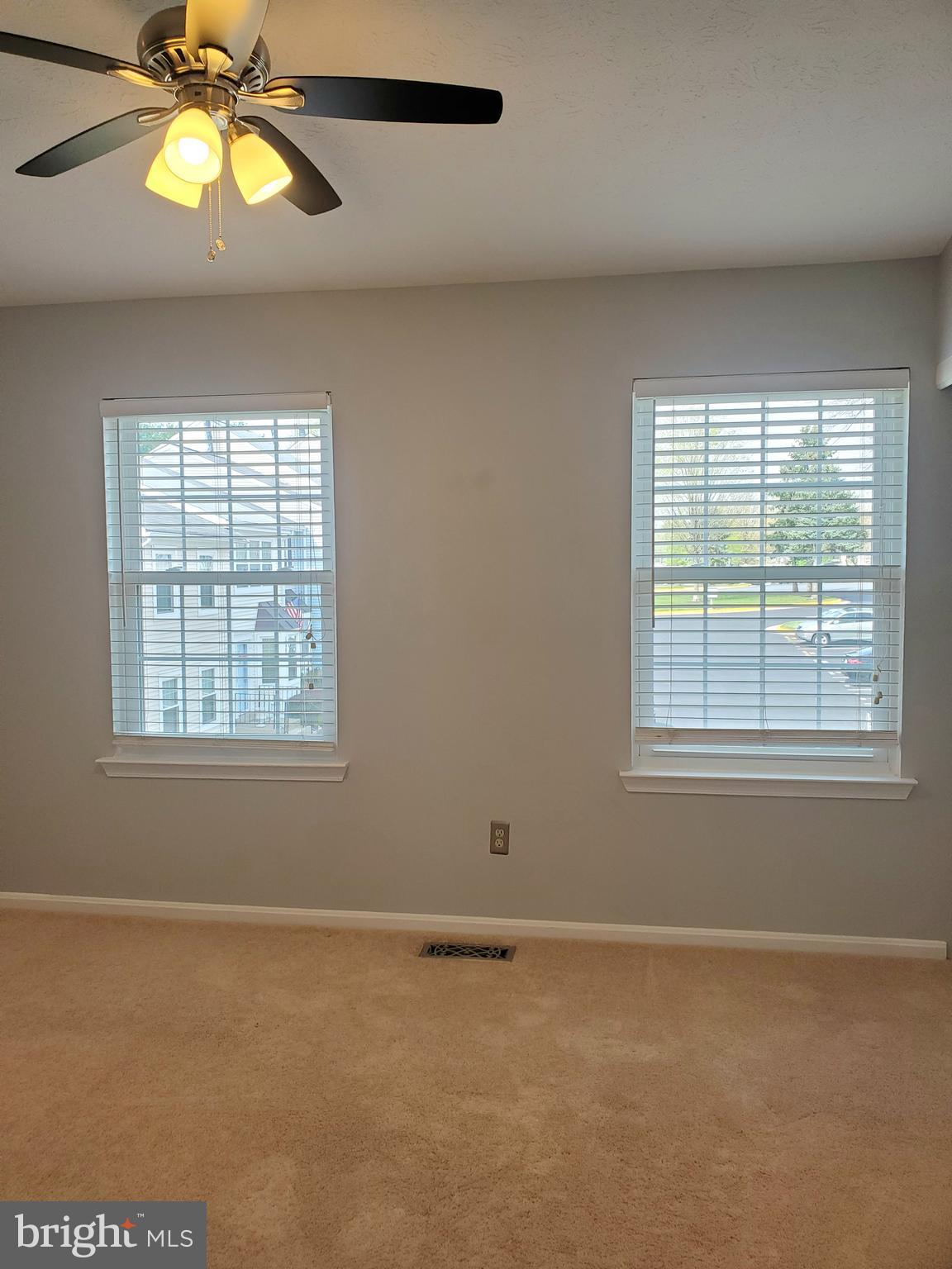 SINGLETONS GROVE - Residential Lease