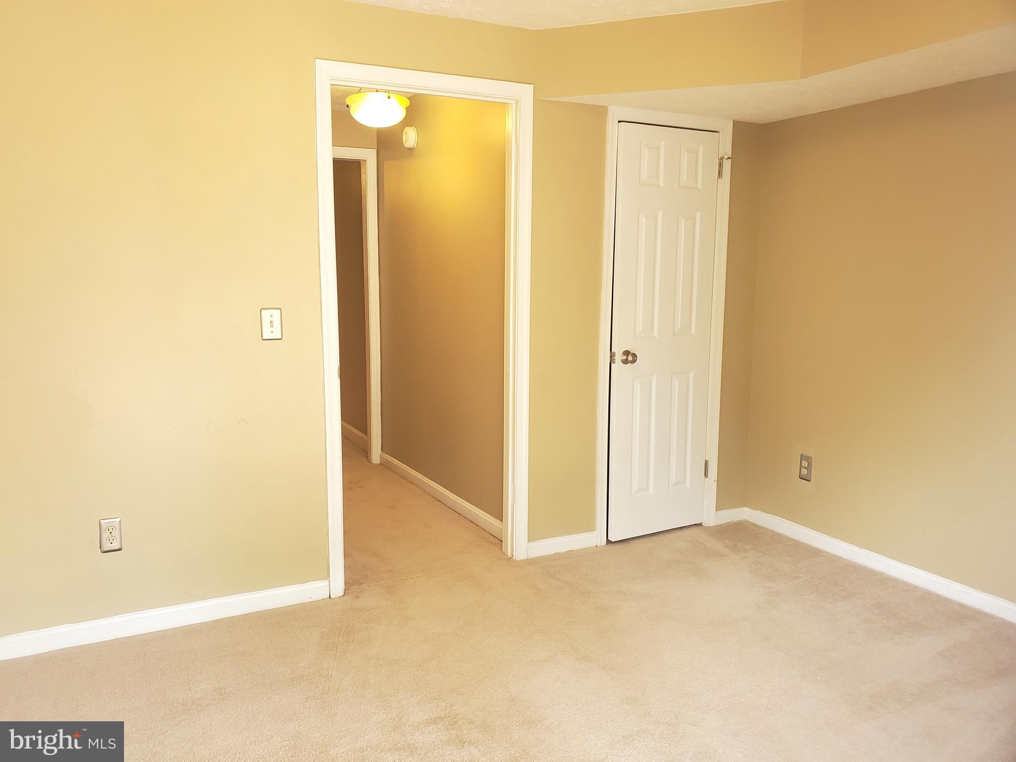 SINGLETONS GROVE - Residential Lease