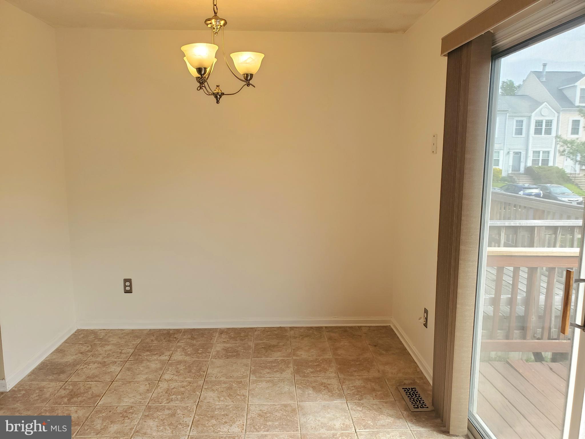 SINGLETONS GROVE - Residential Lease