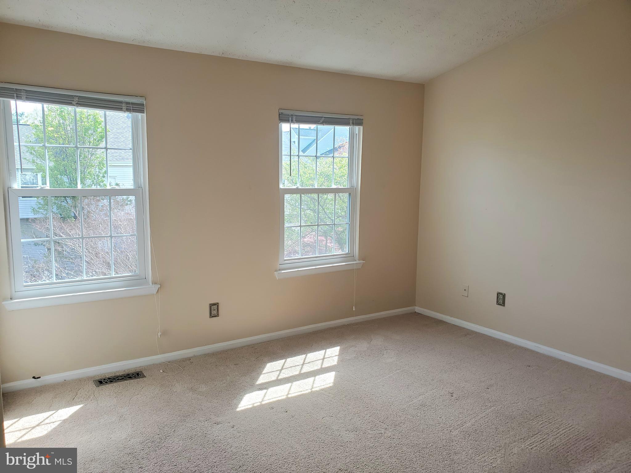 SINGLETONS GROVE - Residential Lease