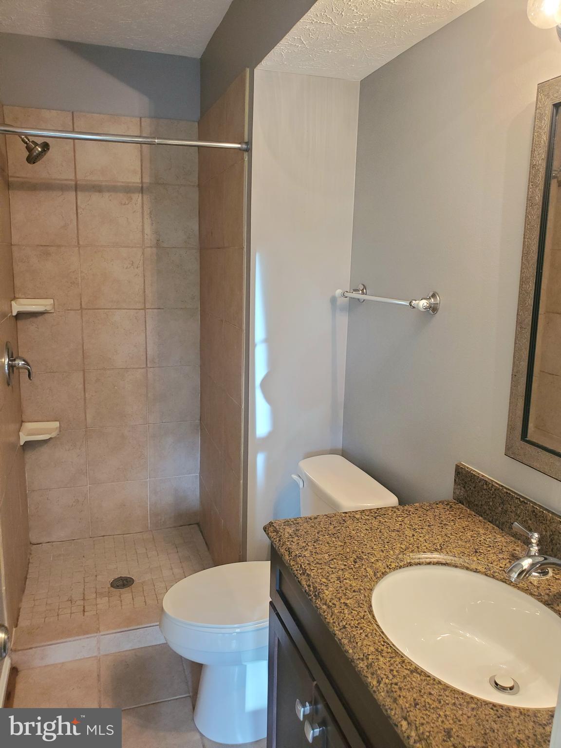 SINGLETONS GROVE - Residential Lease