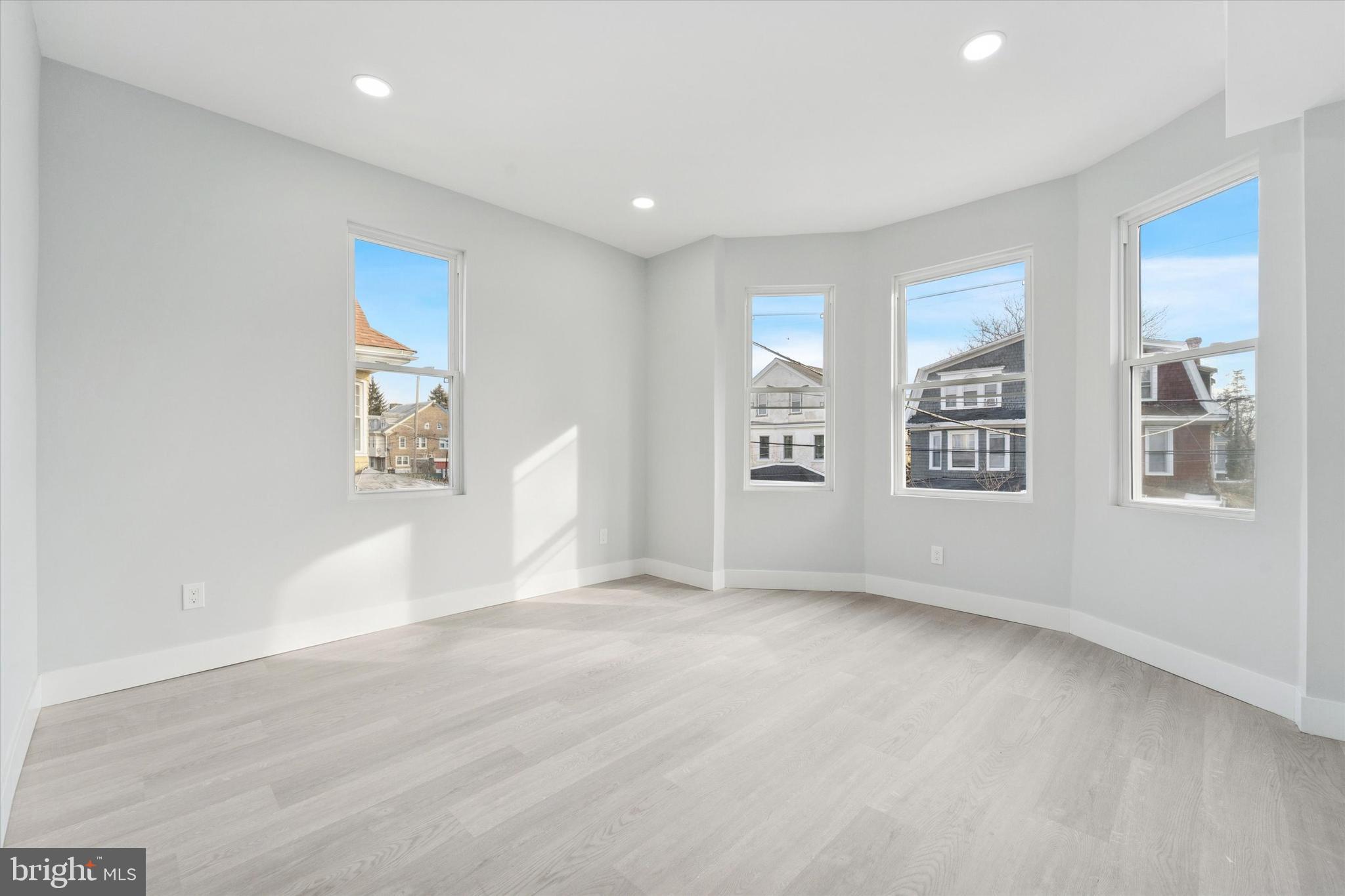 OAK LANE - Residential