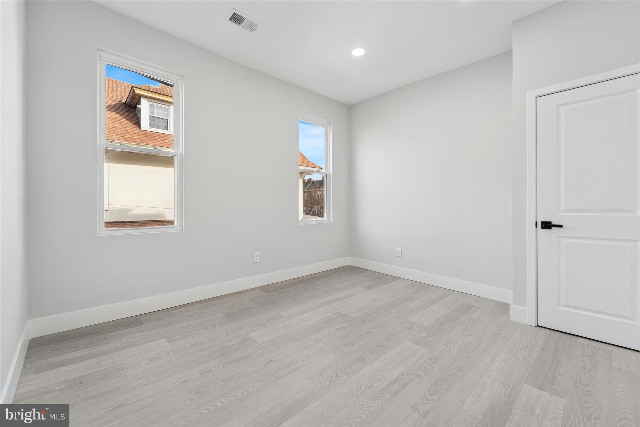 OAK LANE - Residential