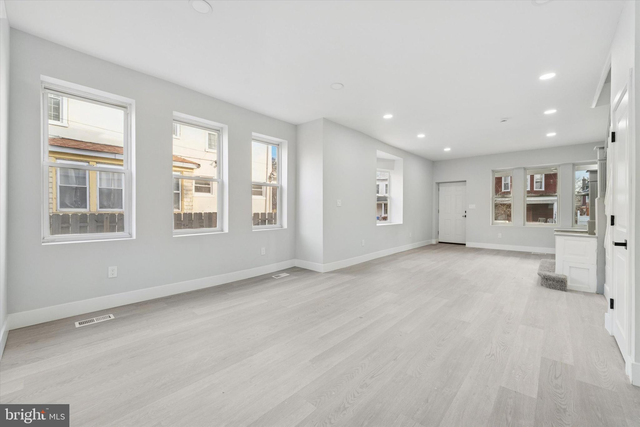 OAK LANE - Residential