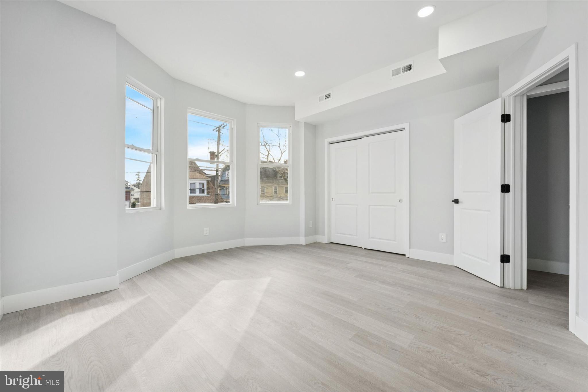 OAK LANE - Residential