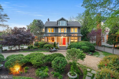 509 LLOYDS LANE ALEXANDRIA VA 22302
