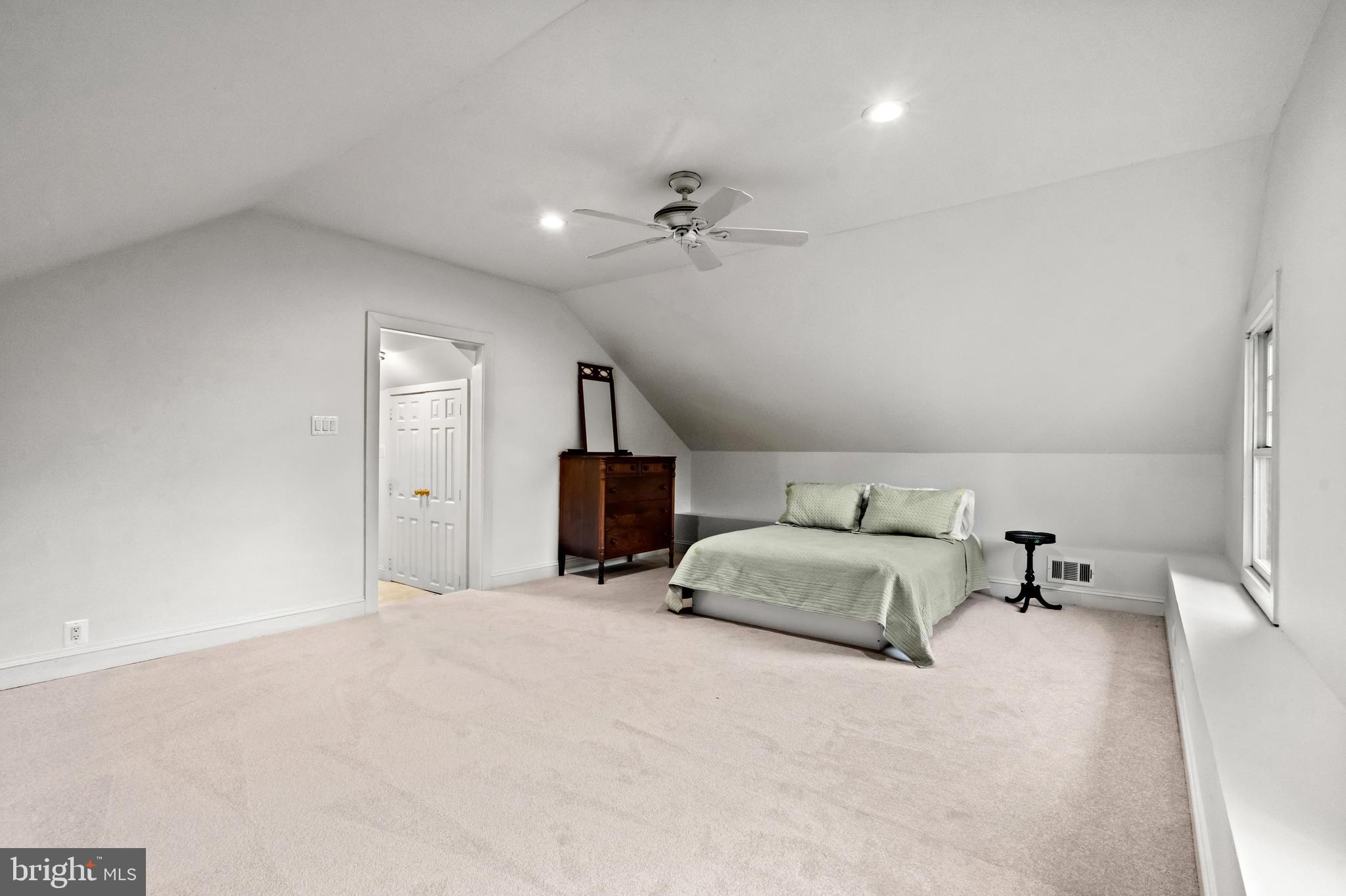 BRADDOCK HEIGHTS - Residential