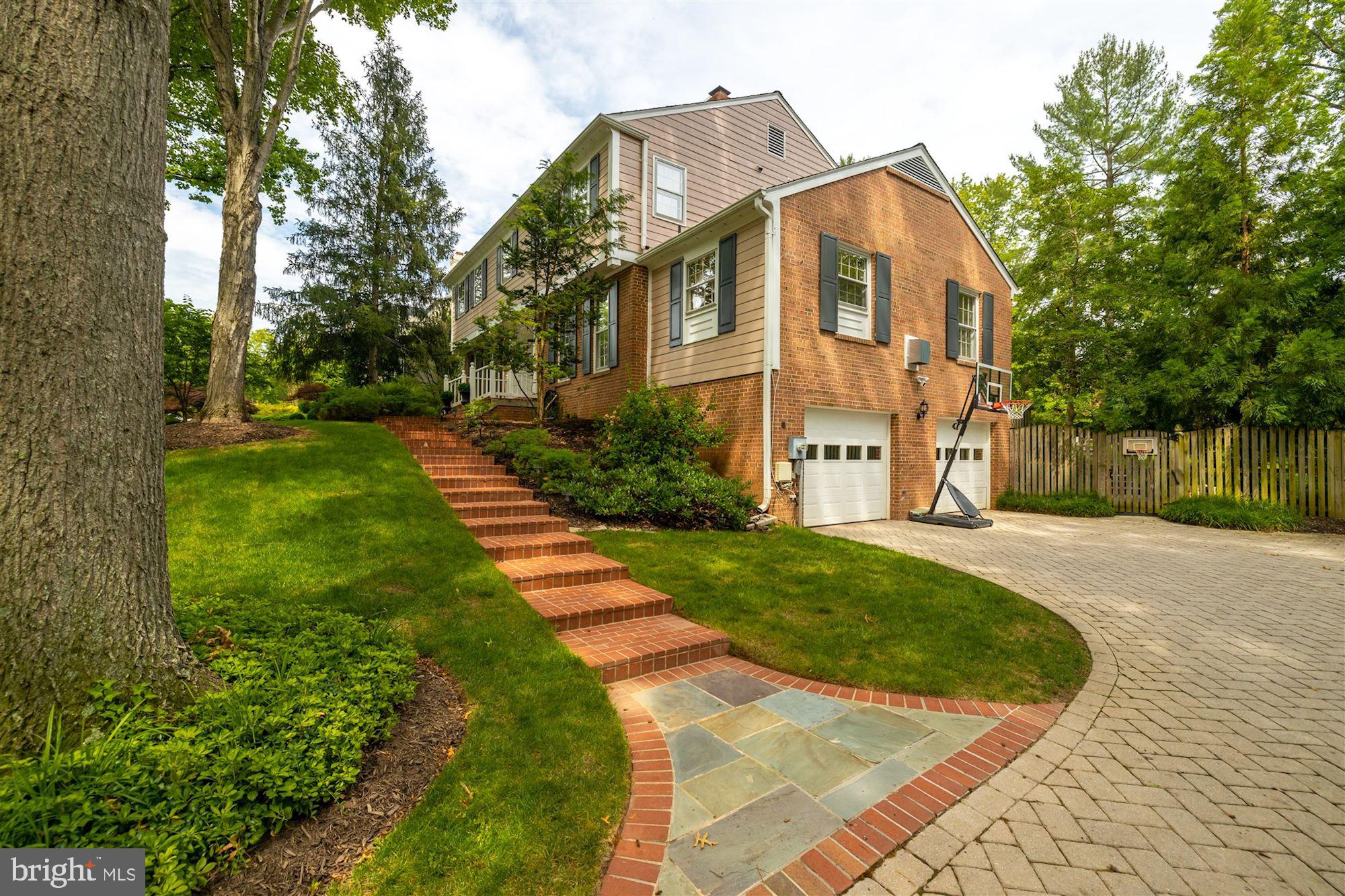 RIVER FALLS - Residential