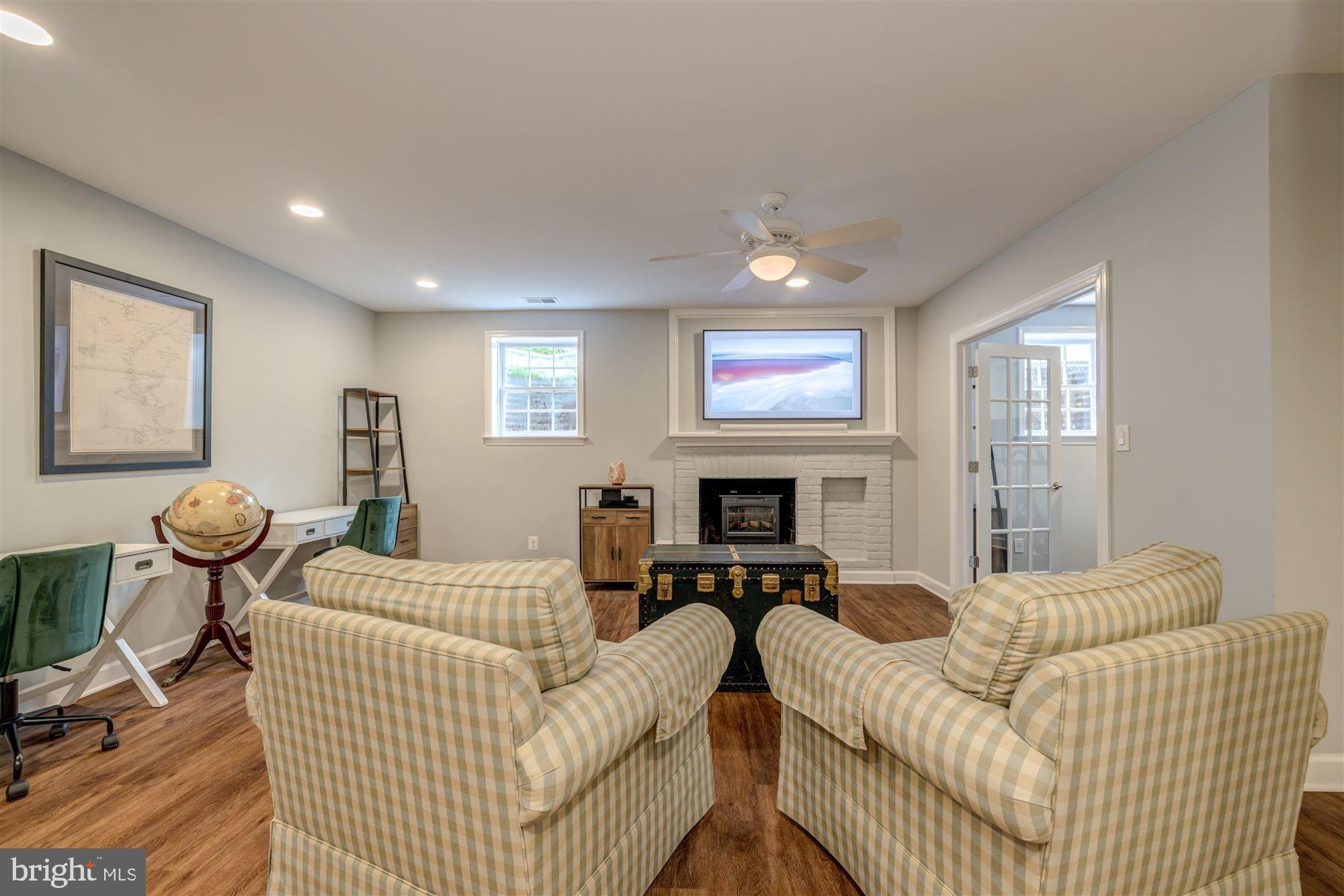 RIVER FALLS - Residential