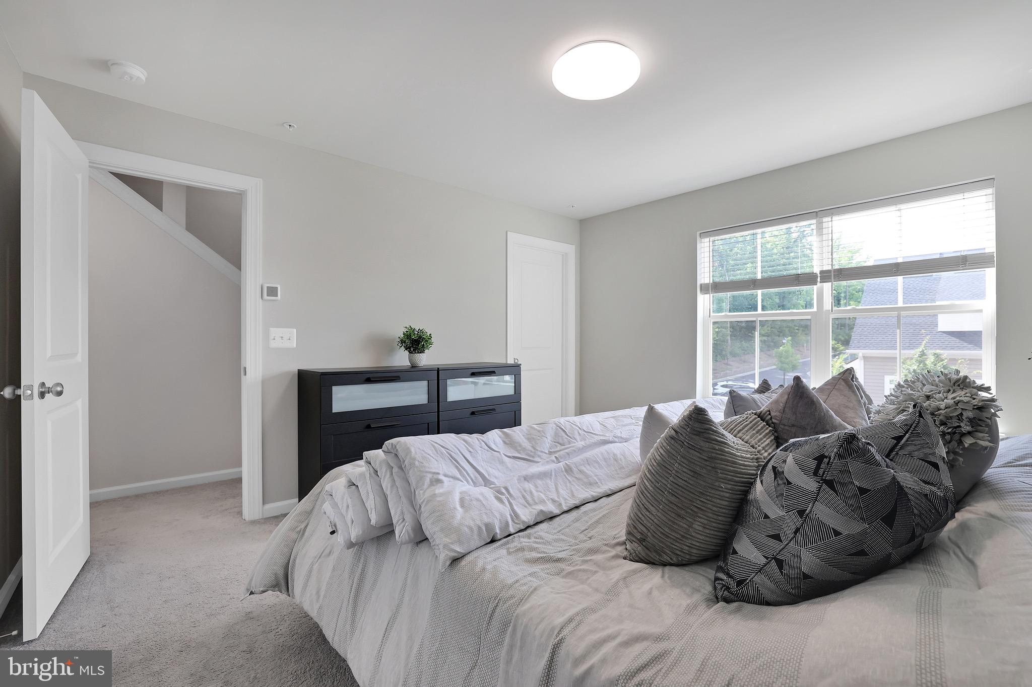 CLARKSBURG SQUARE - Residential