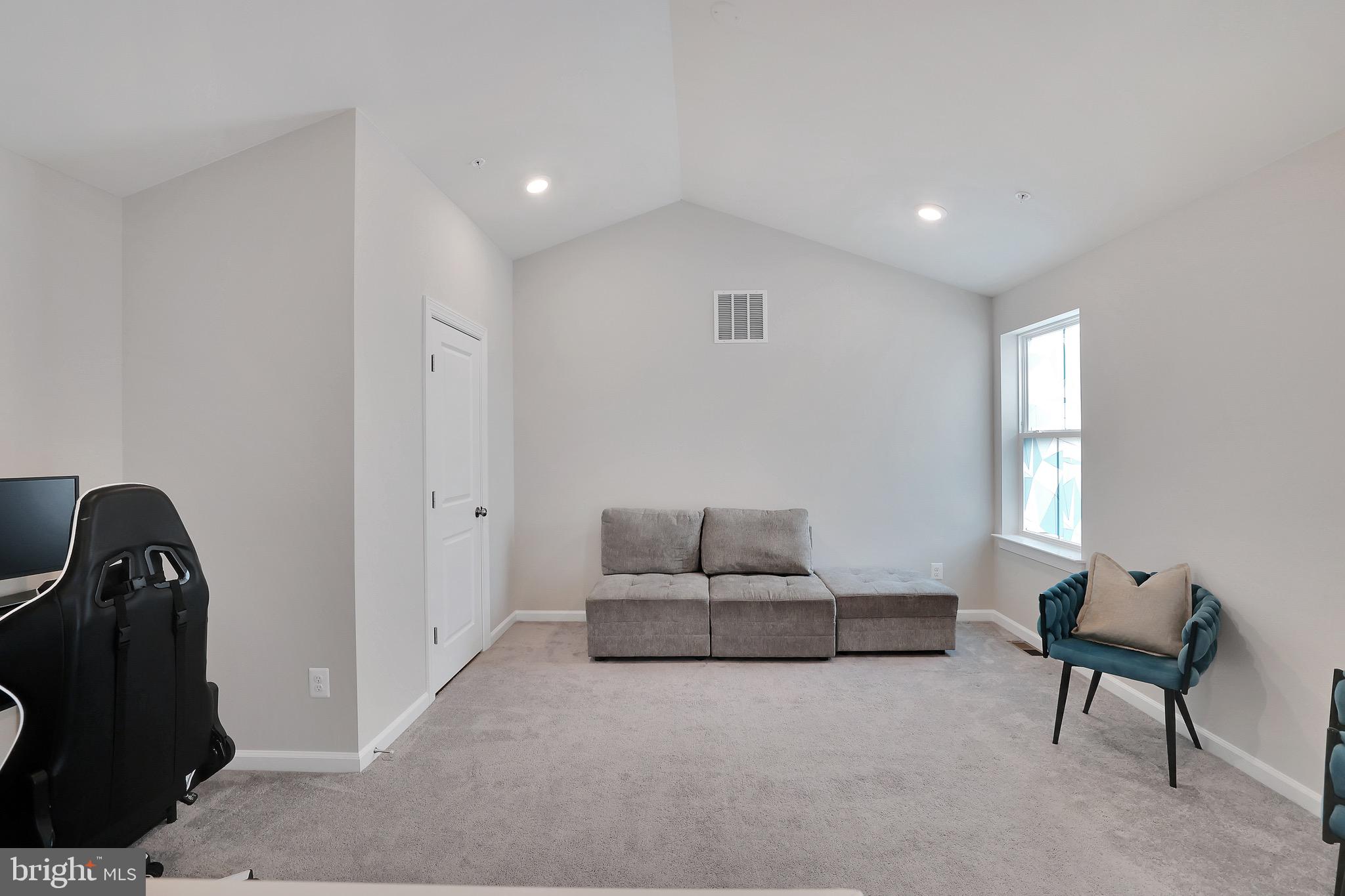 CLARKSBURG SQUARE - Residential