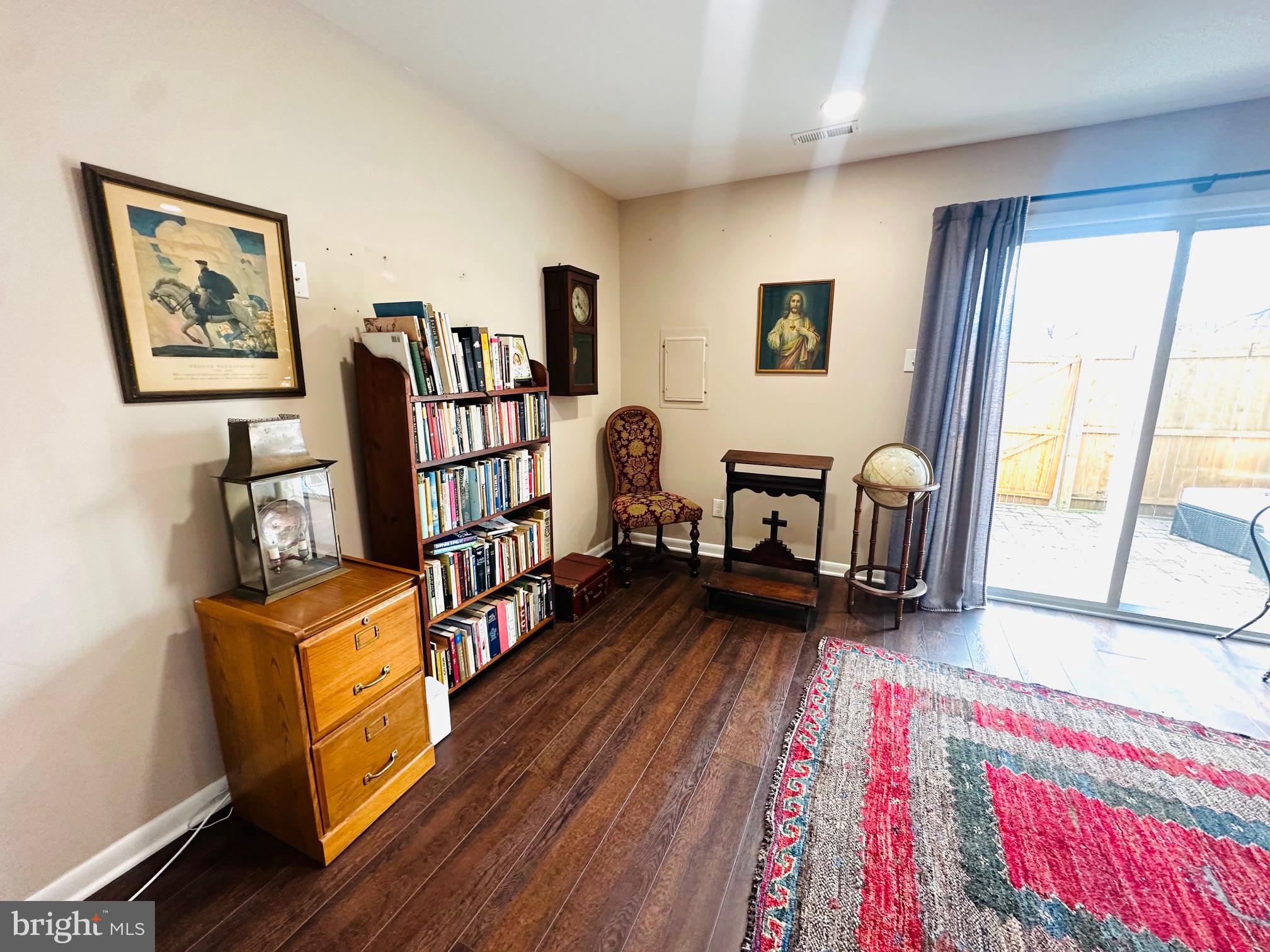 TELFORD SQUARE - Residential