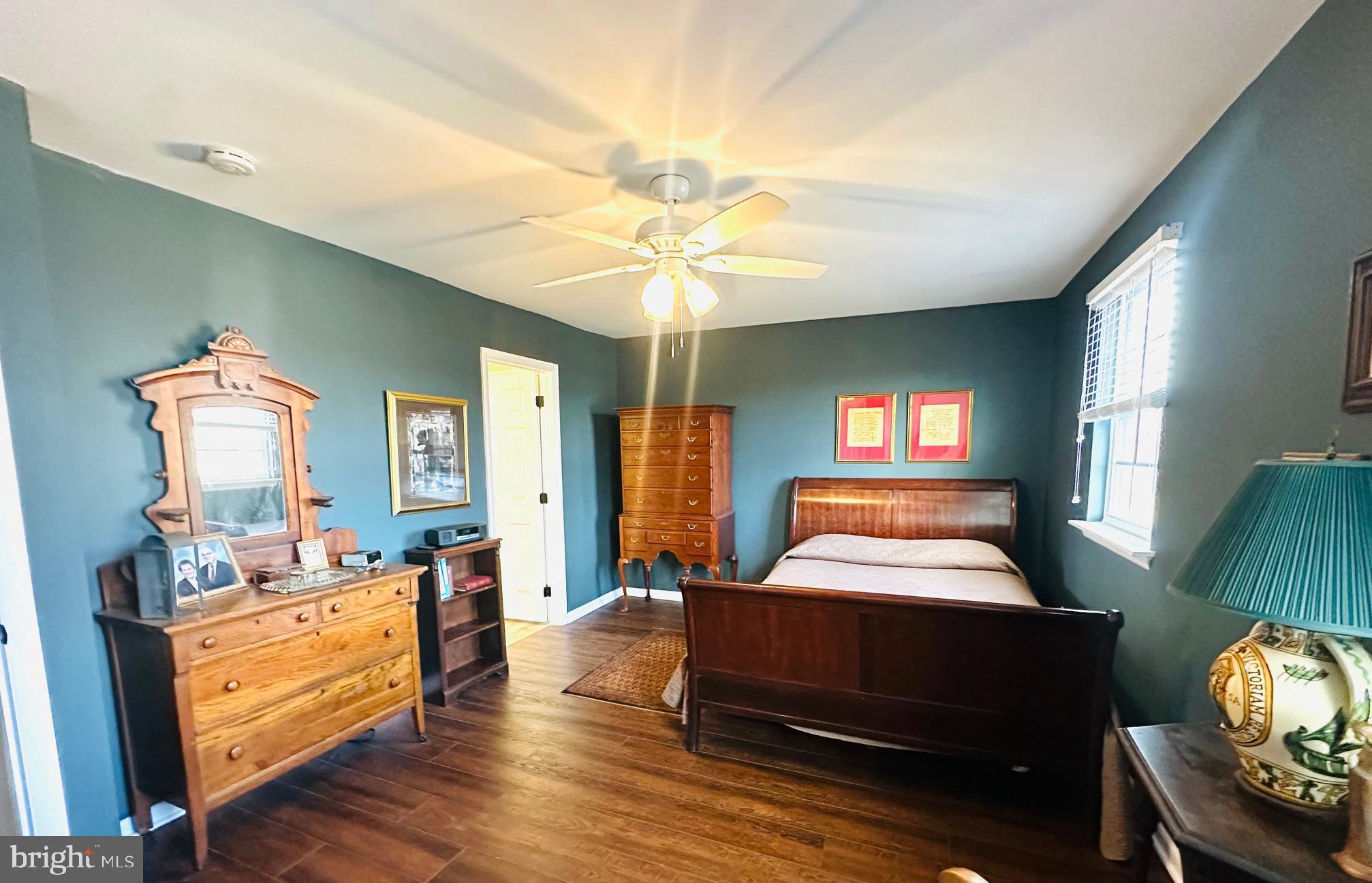 TELFORD SQUARE - Residential